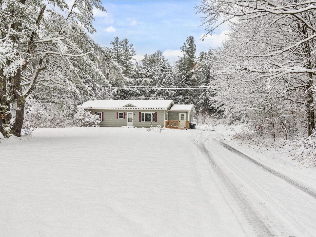 Homes for sale in Fairfax, VT | 818 Main St, Fairfax, VT 05454 | MLS# 5069624