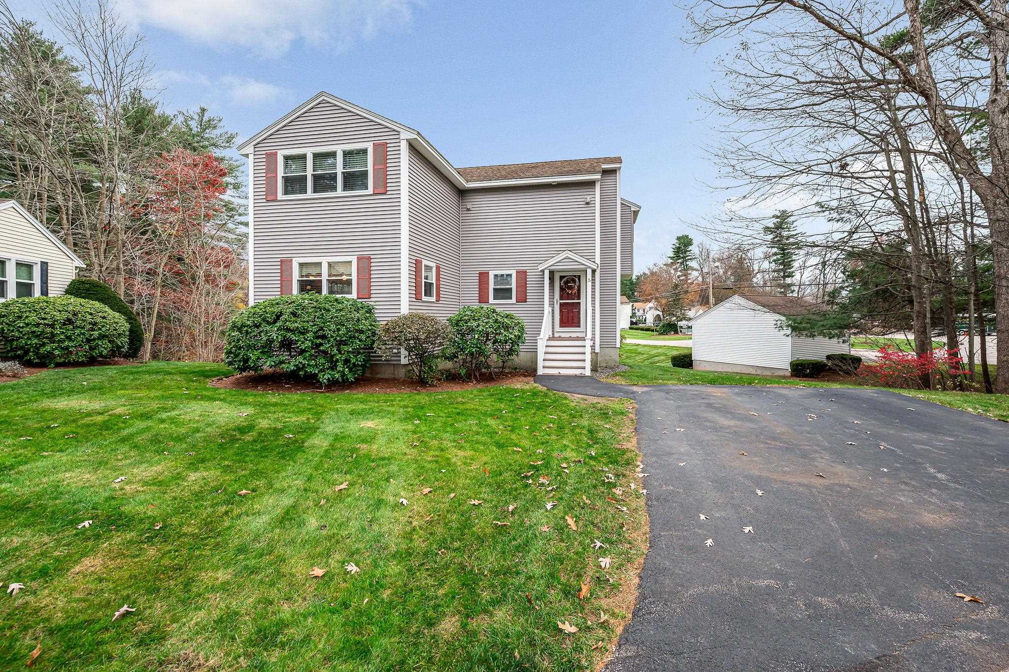 MLS 5069692: 5 Meghan Drive, Nashua NH