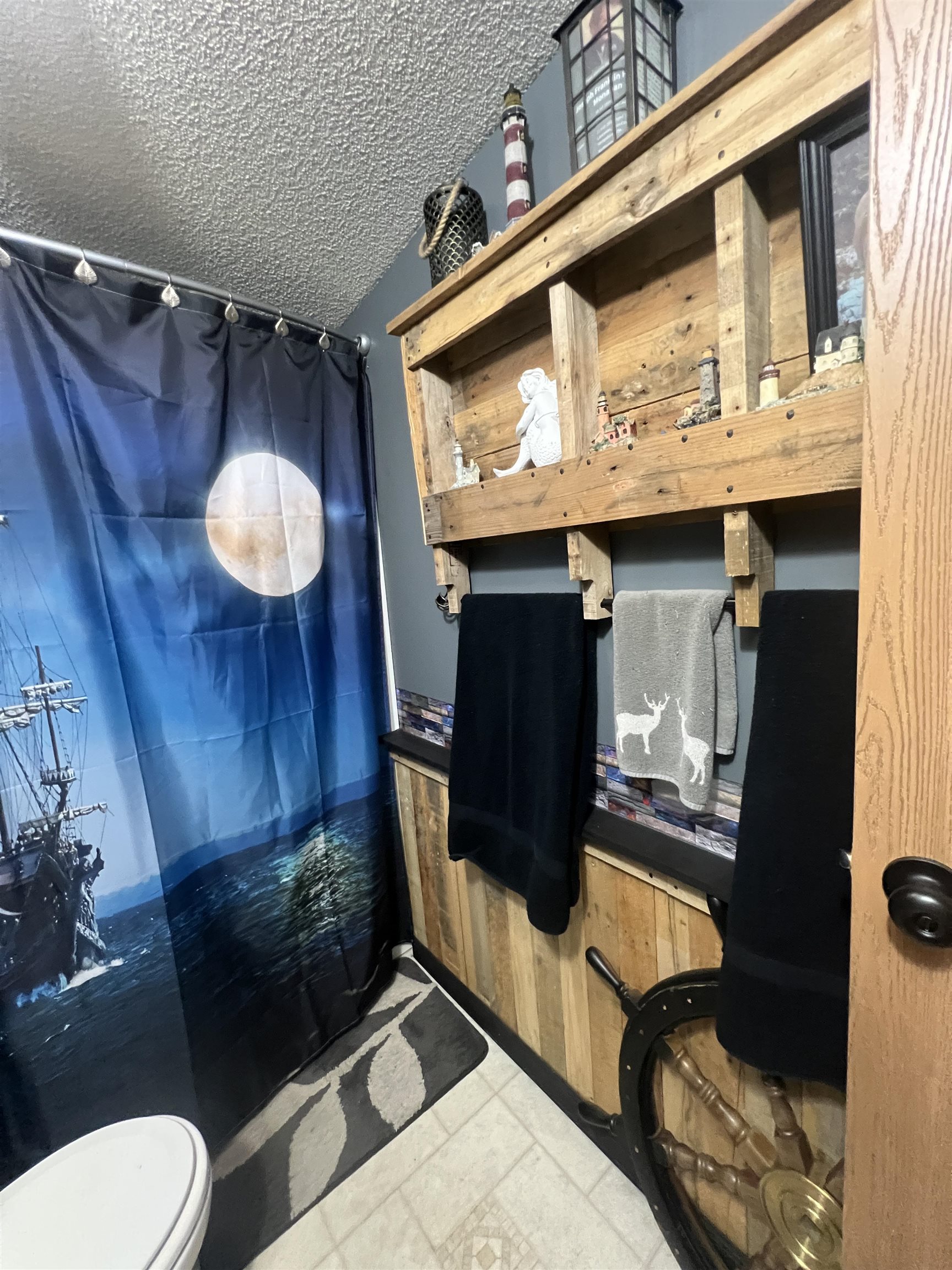 8 Sunset Ct, Northumberland, NH 03582