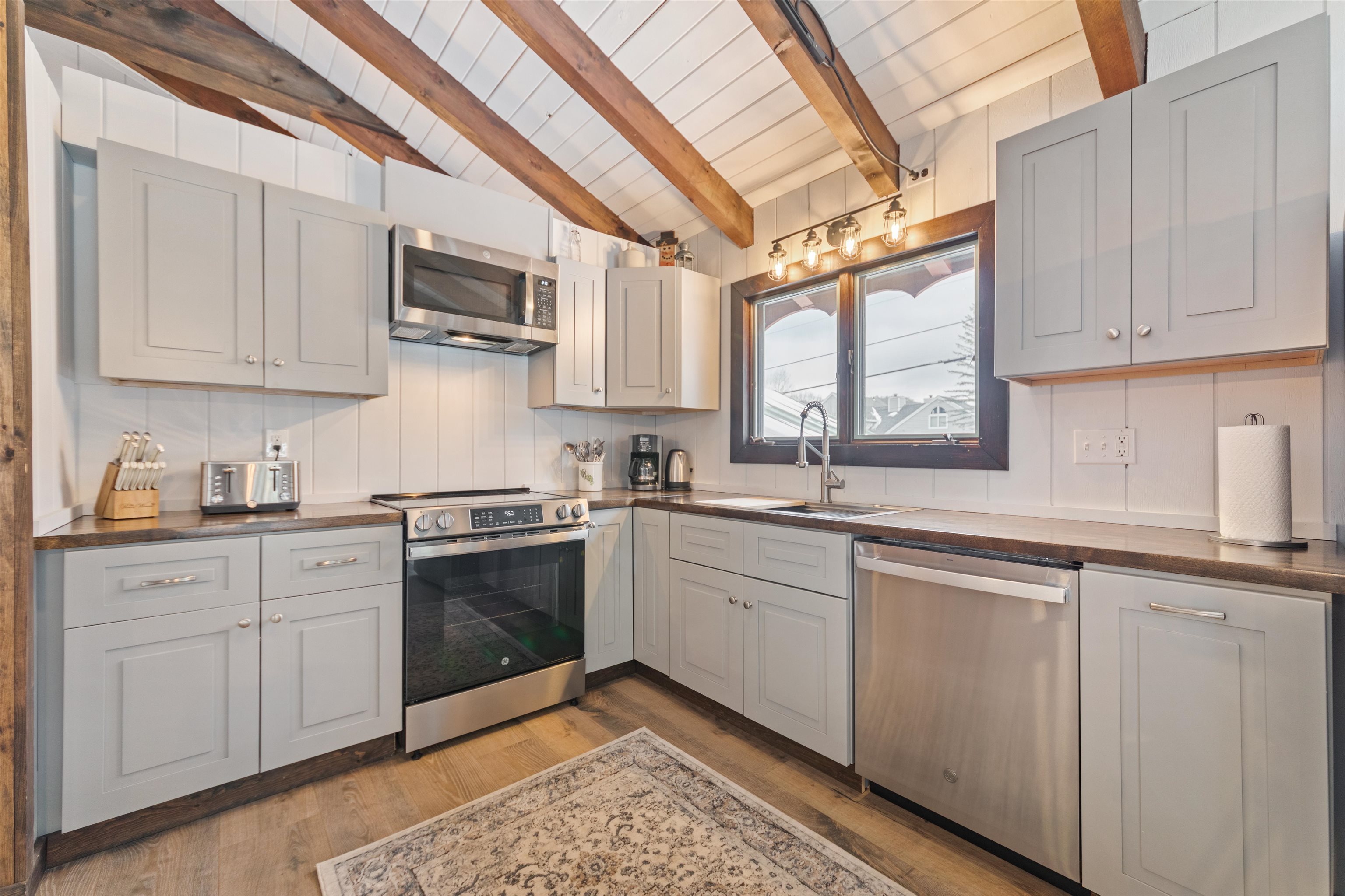 Homes for sale in Dover, VT | 261 Handle Rd, Dover, VT 05356 | MLS# 5070023