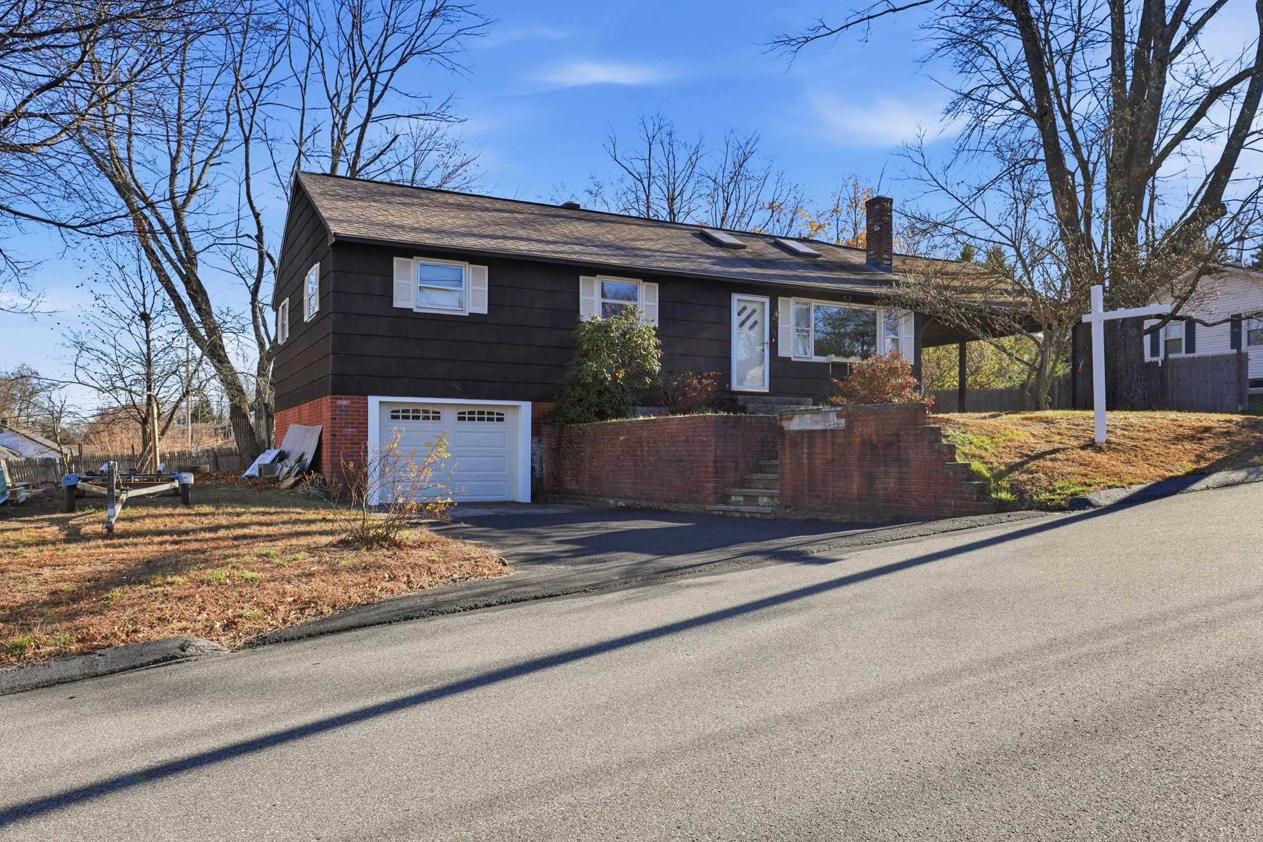 Homes for sale in Goffstown, NH | 33 Pershing St, Goffstown, NH 03045 | MLS# 5070278