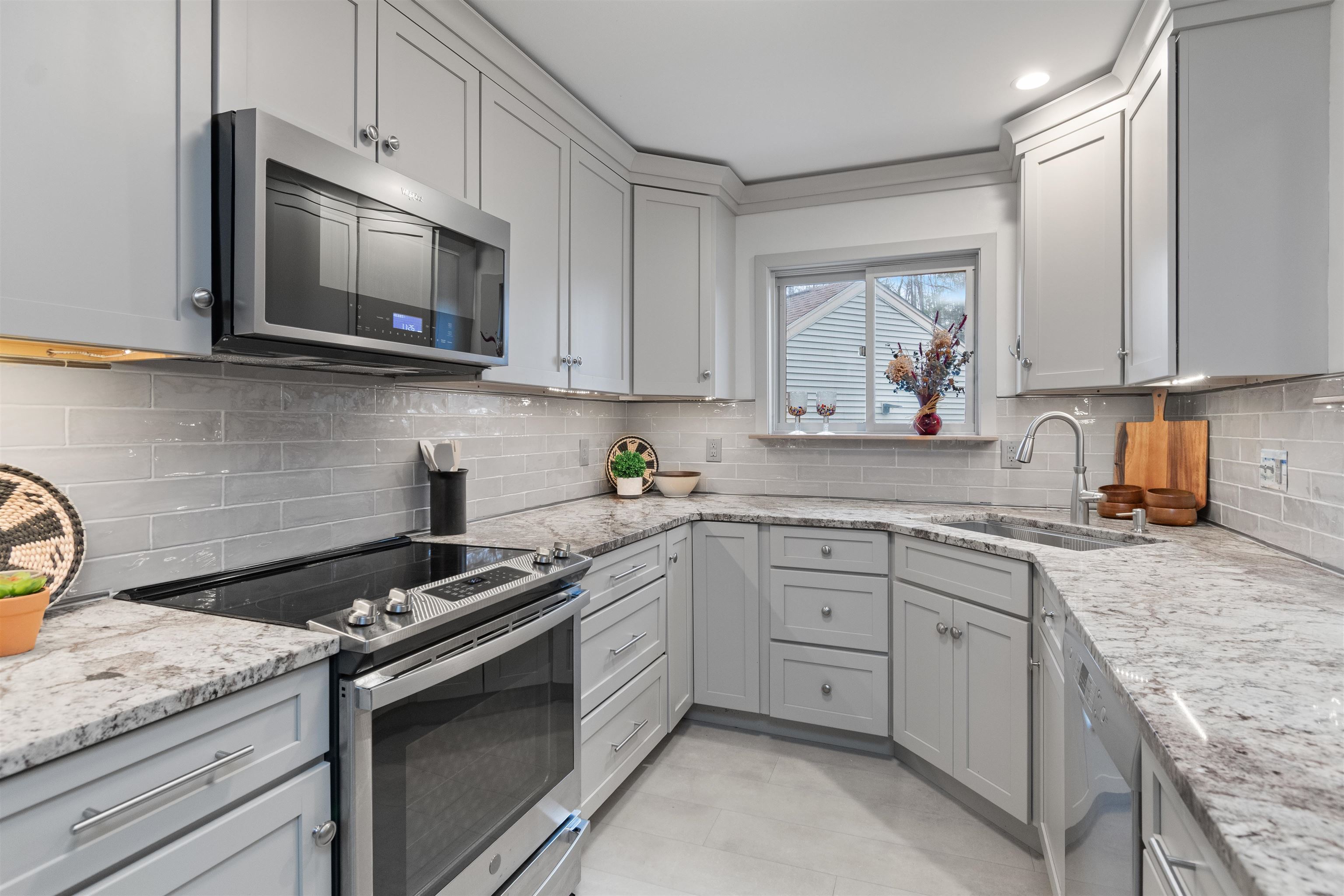 Homes for sale in Shelburne, VT | 224 Locust Hl, Shelburne, VT 05482 | MLS# 5070292