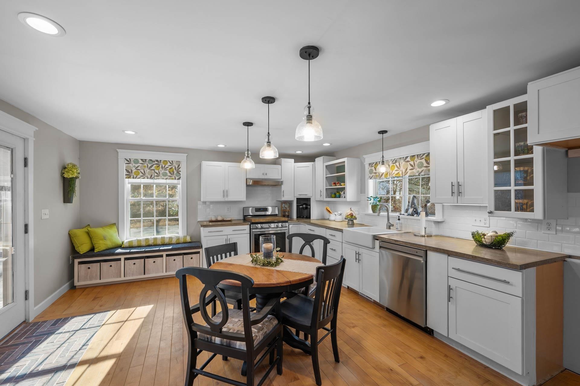 Homes for sale in Manchester, NH | 166 Varney St, Manchester, NH 03102 | MLS# 5070430