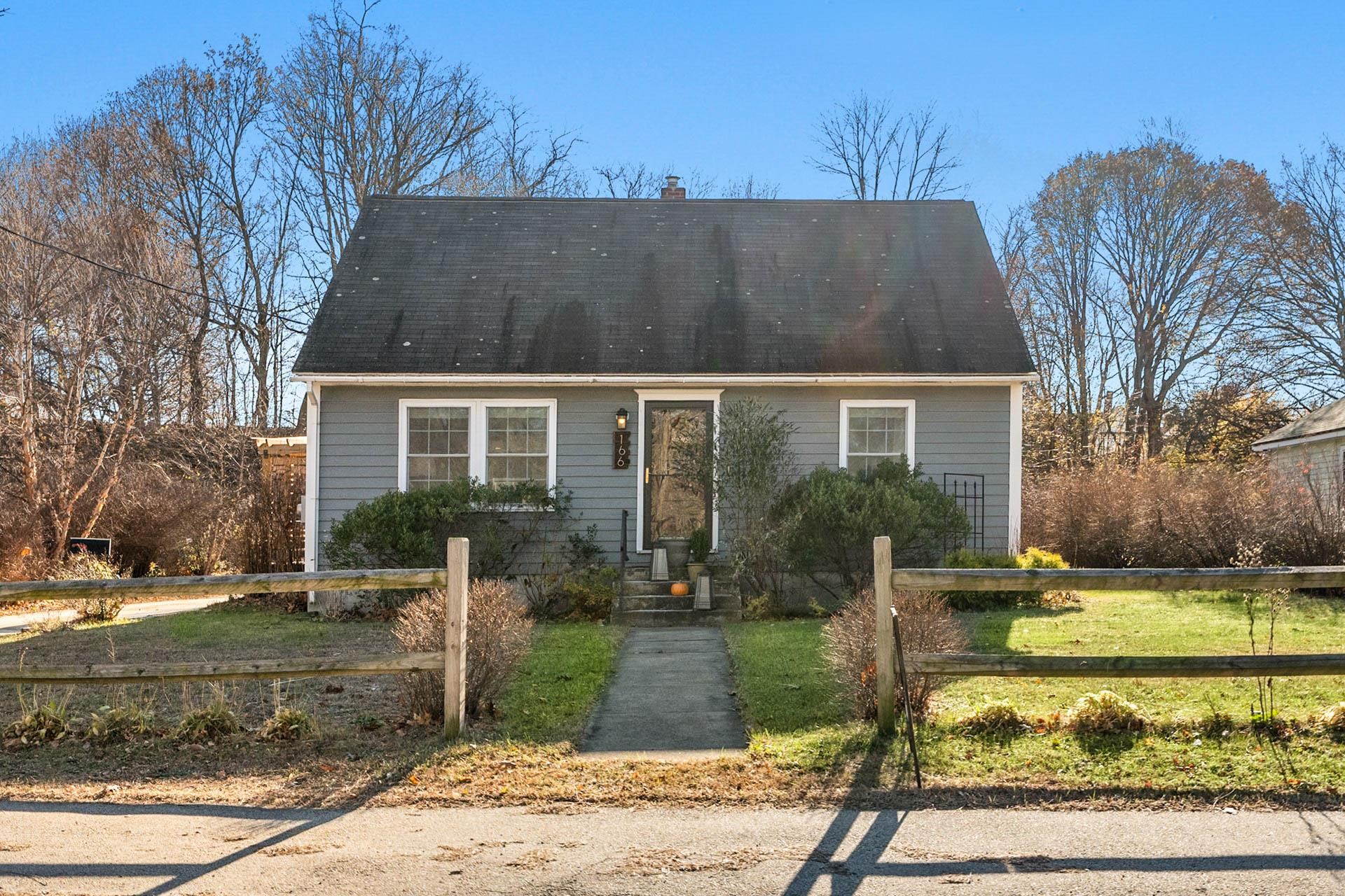 Homes for sale in Manchester, NH | 166 Varney St, Manchester, NH 03102 | MLS# 5070430