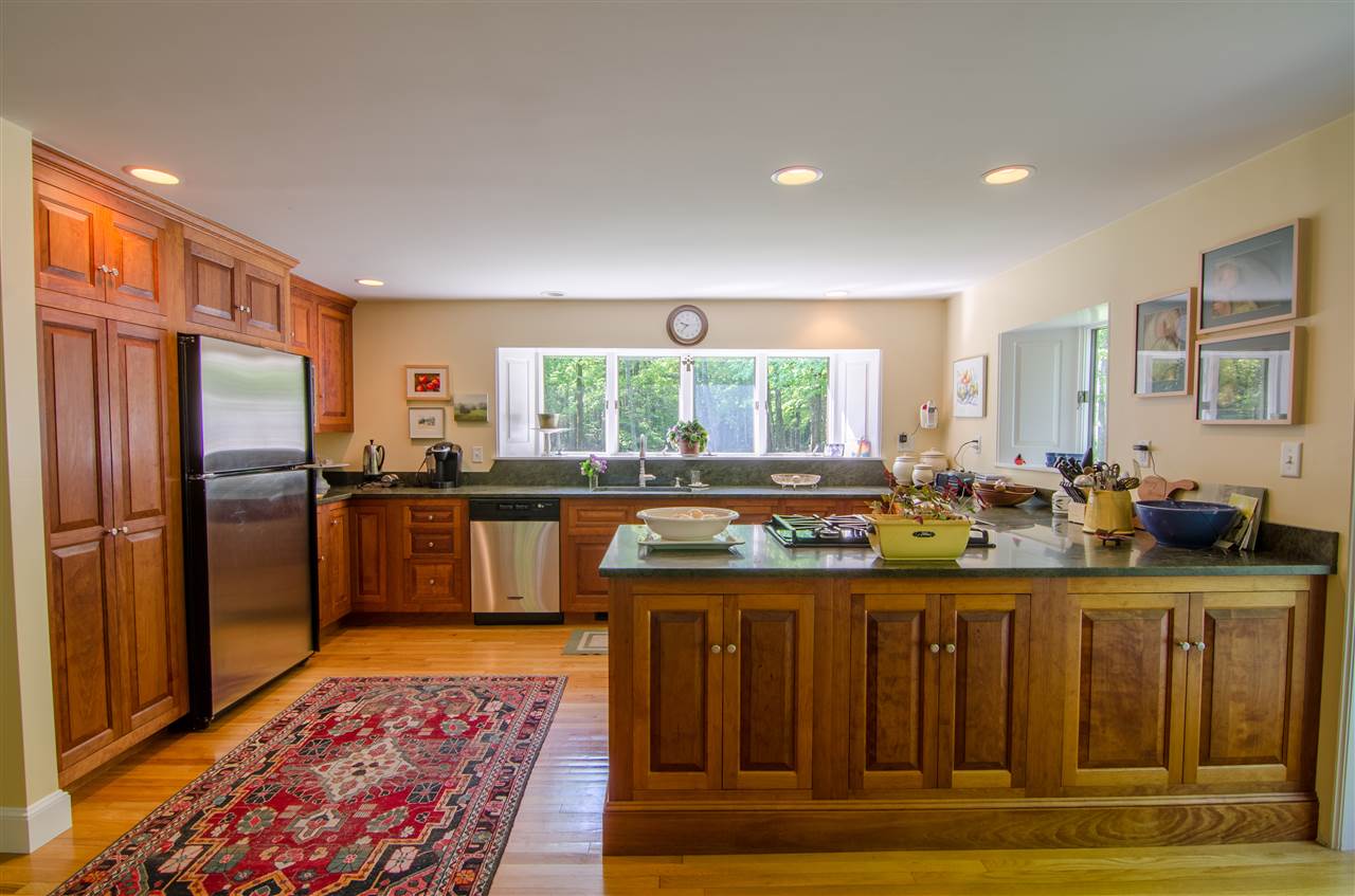 6 Mottau Dr, Lyndeborough, NH 03082