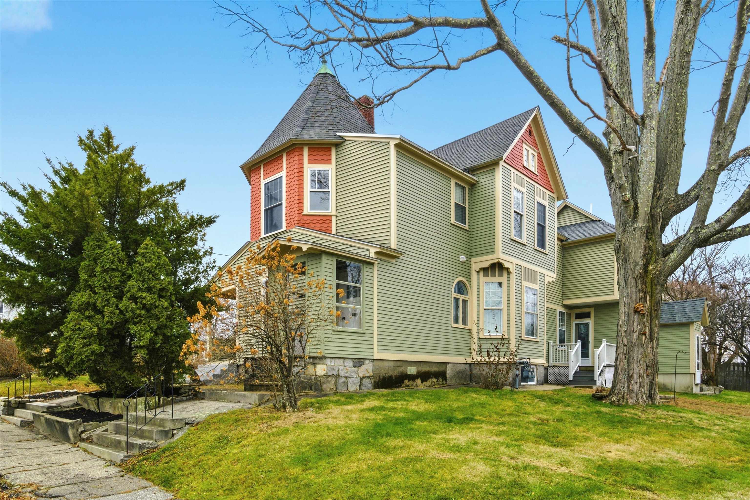 Homes for sale in Manchester, NH | 631 Lake Ave, Manchester, NH 03103 | MLS# 5070774