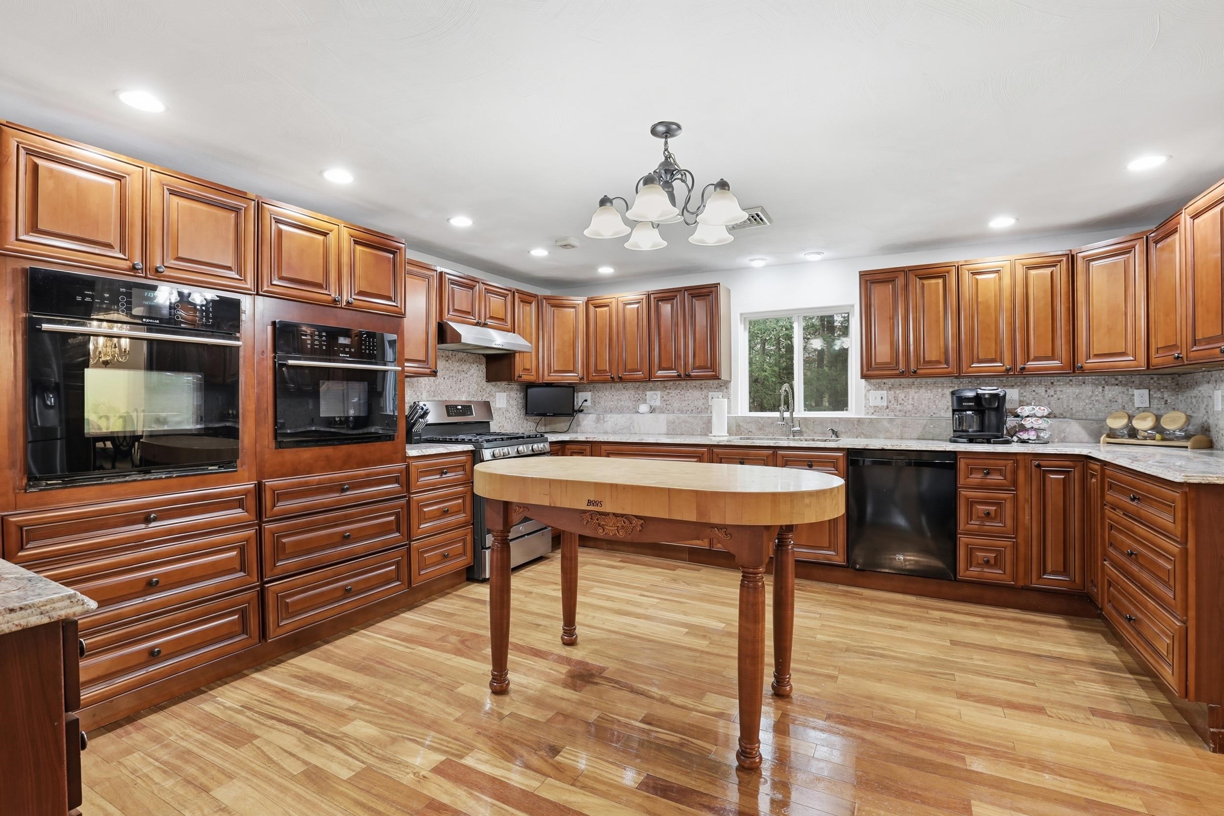 Homes for sale in Hudson, NH | 27 Alvirne Dr, Hudson, NH 03051 | MLS# 5070886