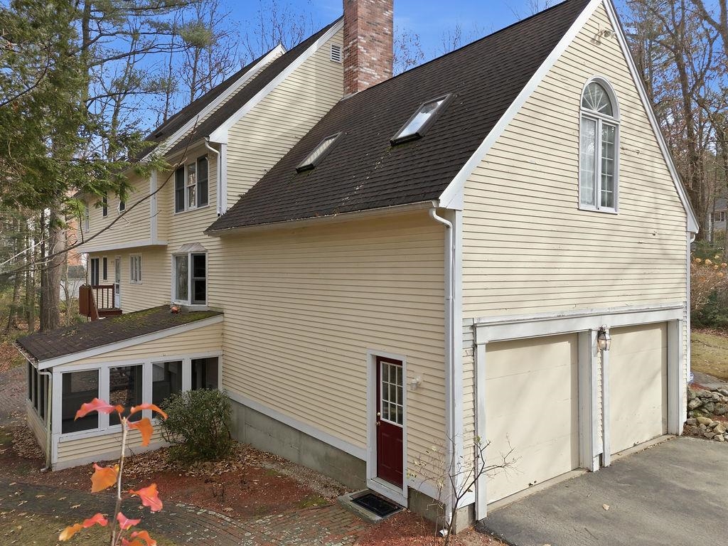 Homes for sale in Bedford, NH | 95 Hitching Post Ln, Bedford, NH 03110 | MLS# 5070949