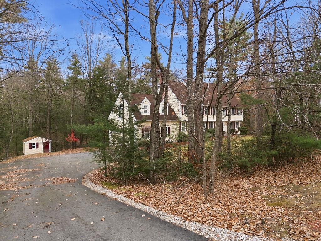 Homes for sale in Bedford, NH | 95 Hitching Post Ln, Bedford, NH 03110 | MLS# 5070949