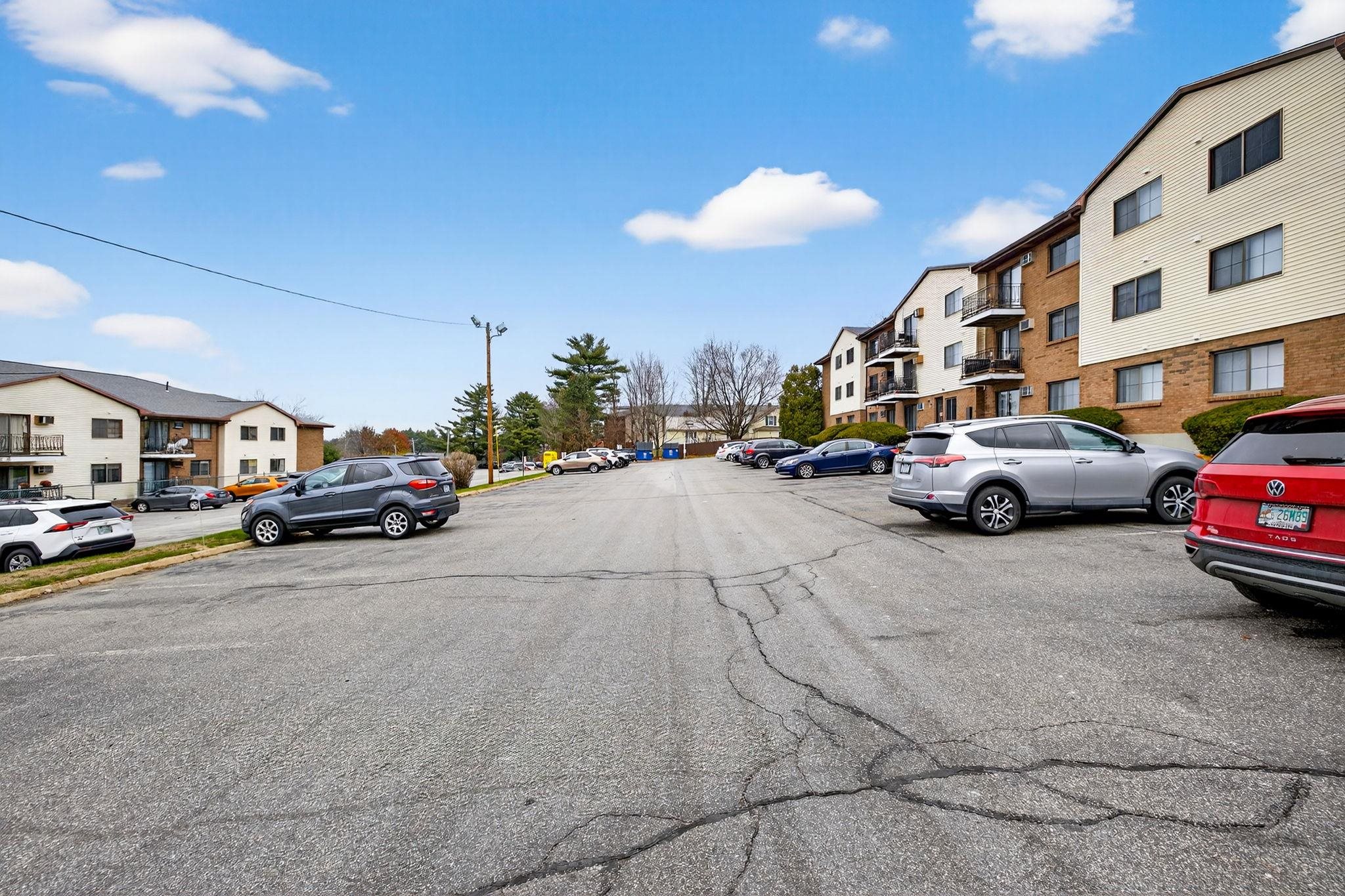 Homes for sale in Hooksett, NH | 128 Mammoth Rd #122, Hooksett, NH 03106 | MLS# 5071037