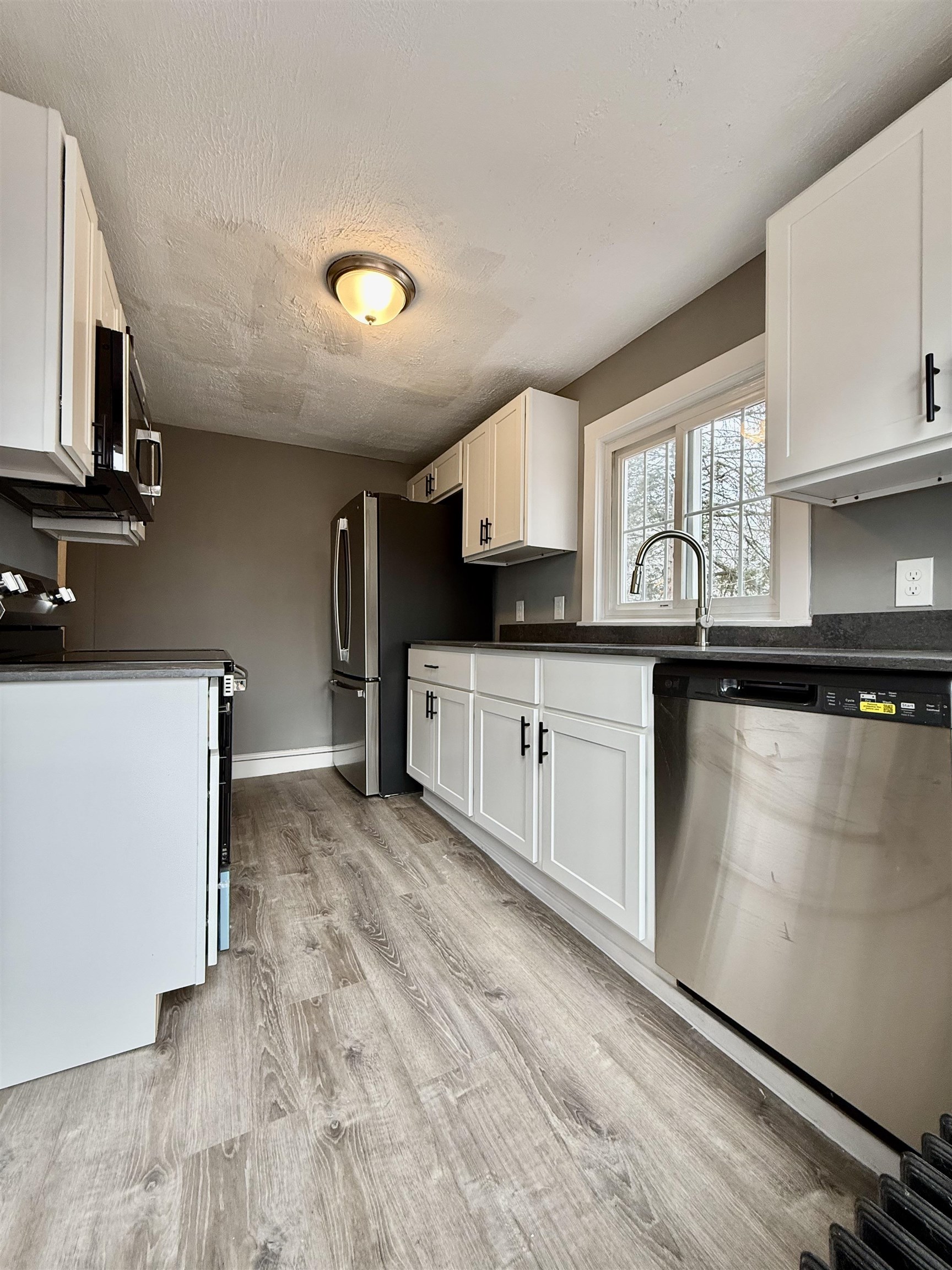 Homes for sale in Manchester, NH | 600 Spruce St, Manchester, NH 03103 | MLS# 5071091