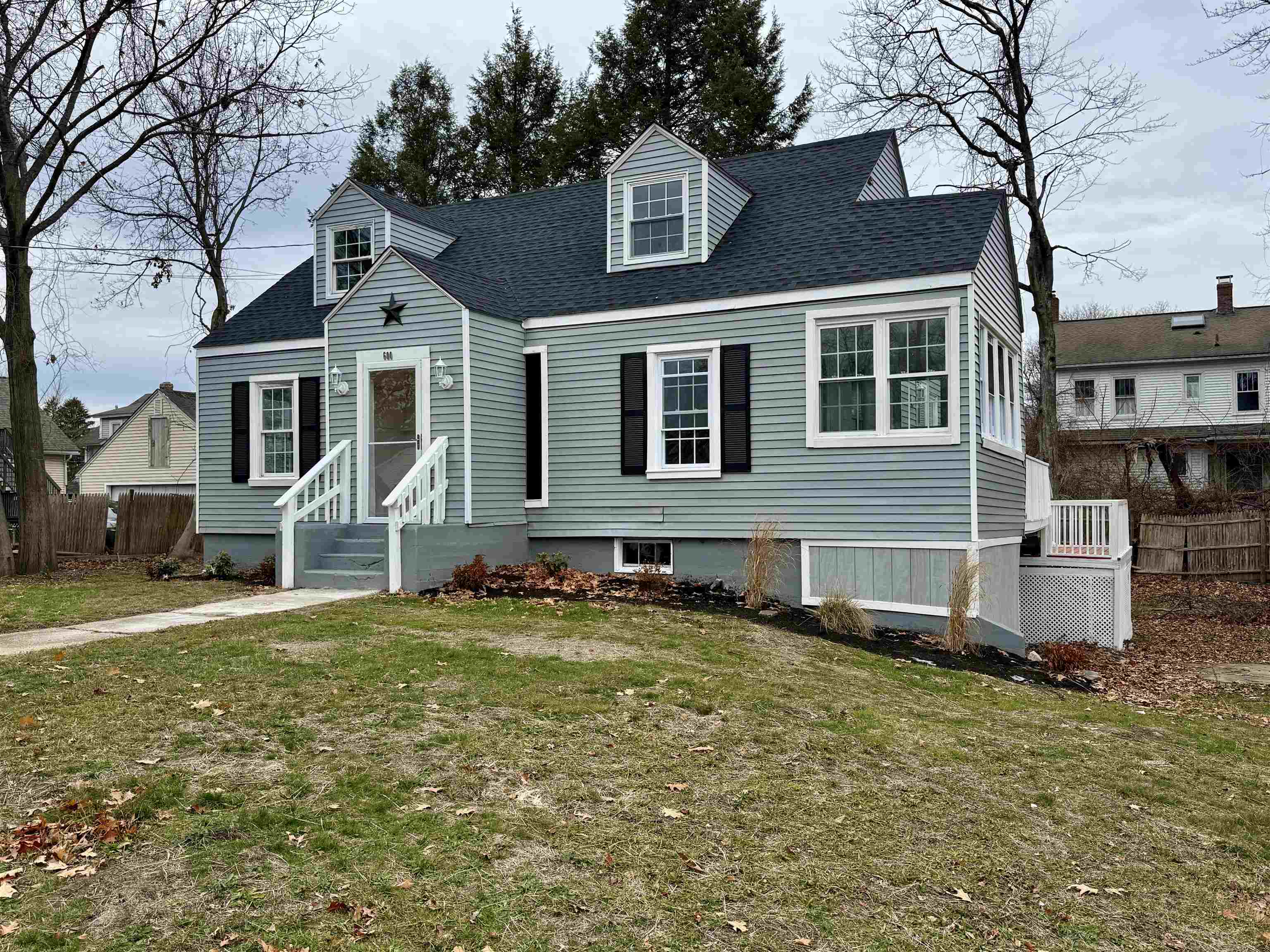 Homes for sale in Manchester, NH | 600 Spruce St, Manchester, NH 03103 | MLS# 5071091