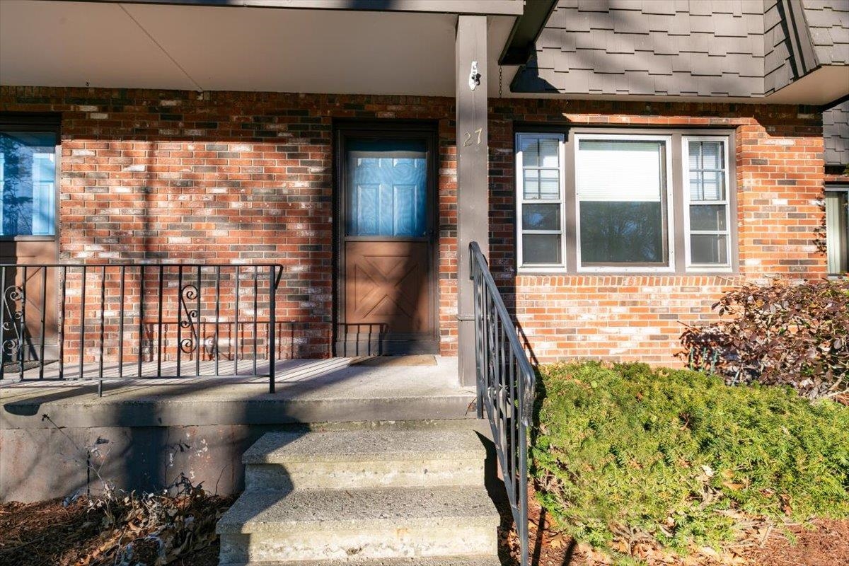 Homes for sale in Londonderry, NH | 27 Midridge Cir #27, Londonderry, NH 03053 | MLS# 5071116