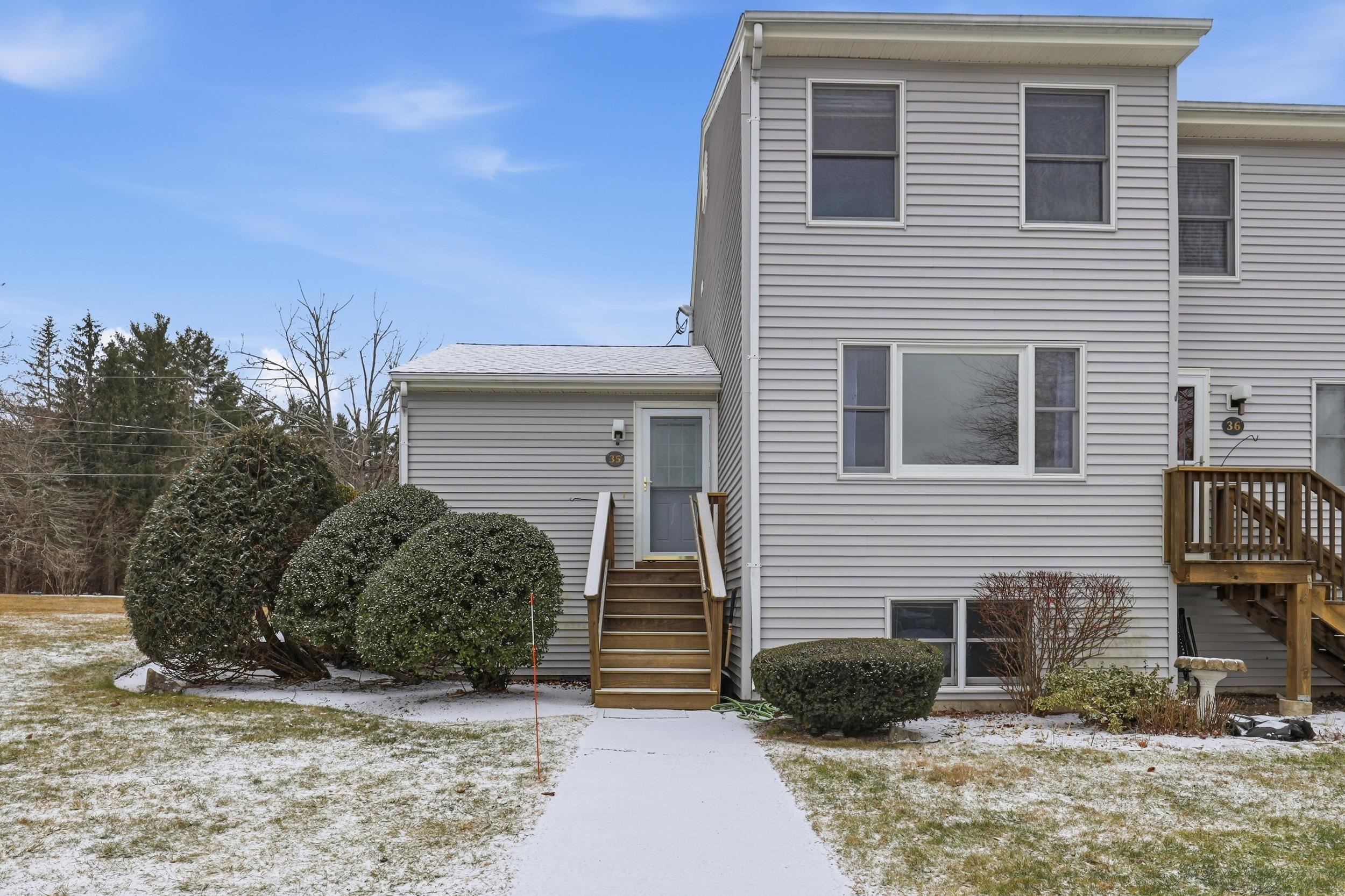 Homes for sale in Newmarket, NH | 35 Fieldstone Ests, Newmarket, NH 03857 | MLS# 5071141