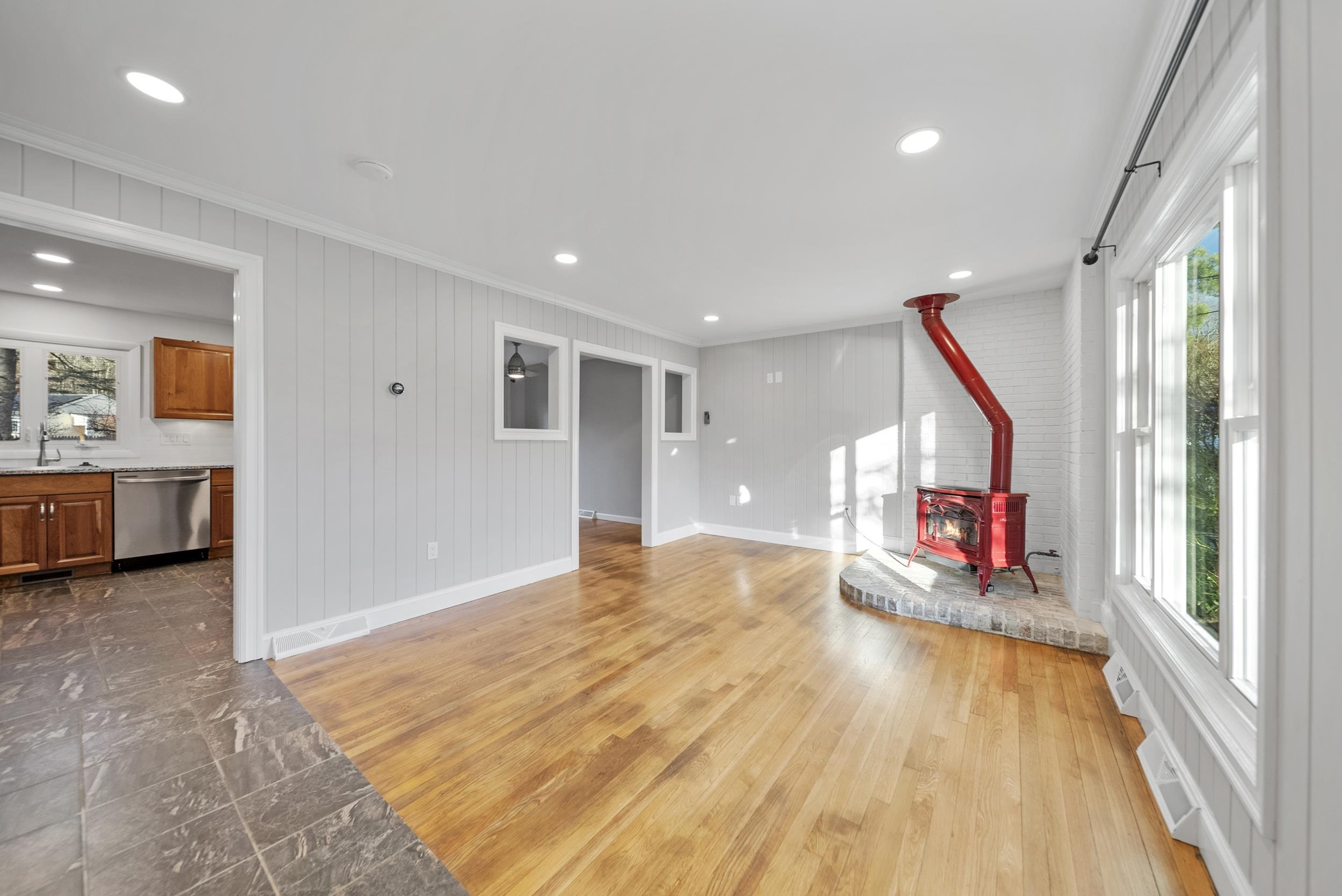 Homes for sale in Nashua, NH | 30 Burgess St, Nashua, NH 03064 | MLS# 5071149