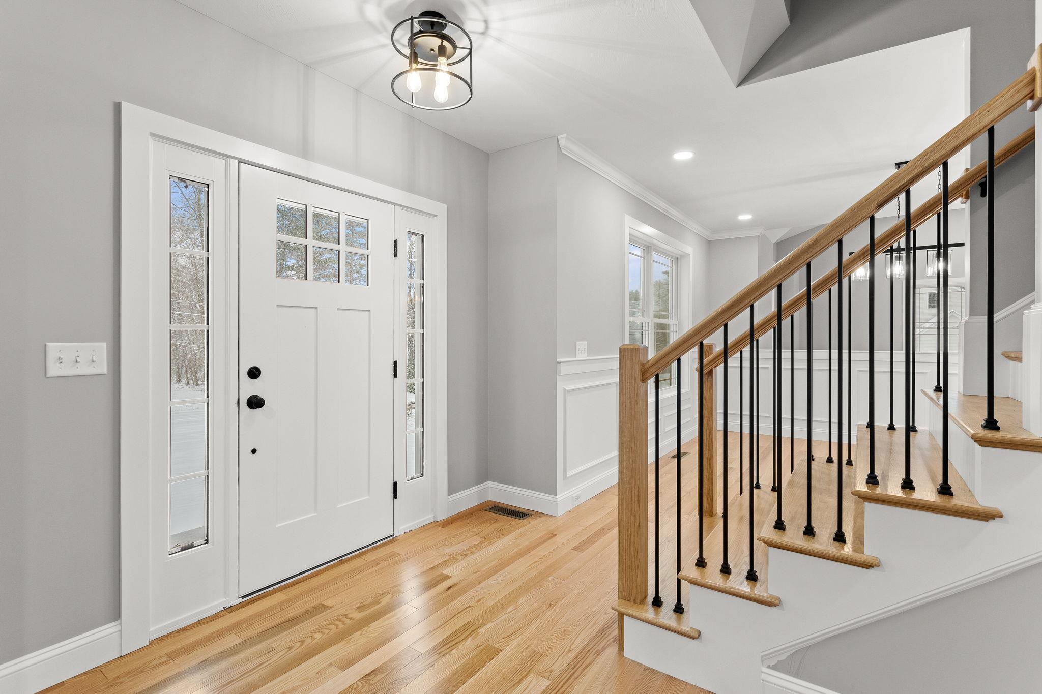 91 Raymond Rd, Auburn, NH 03032