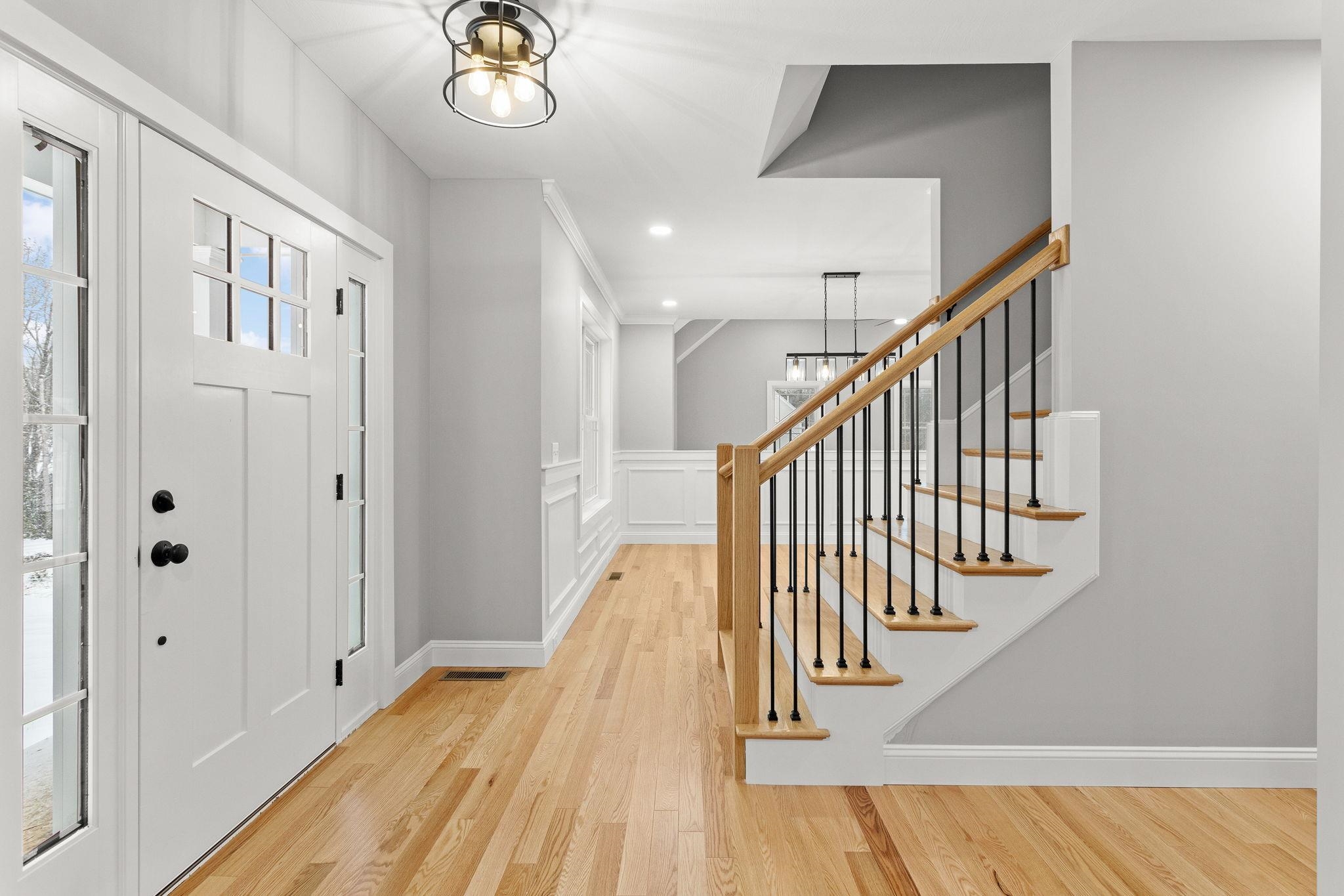 91 Raymond Rd, Auburn, NH 03032