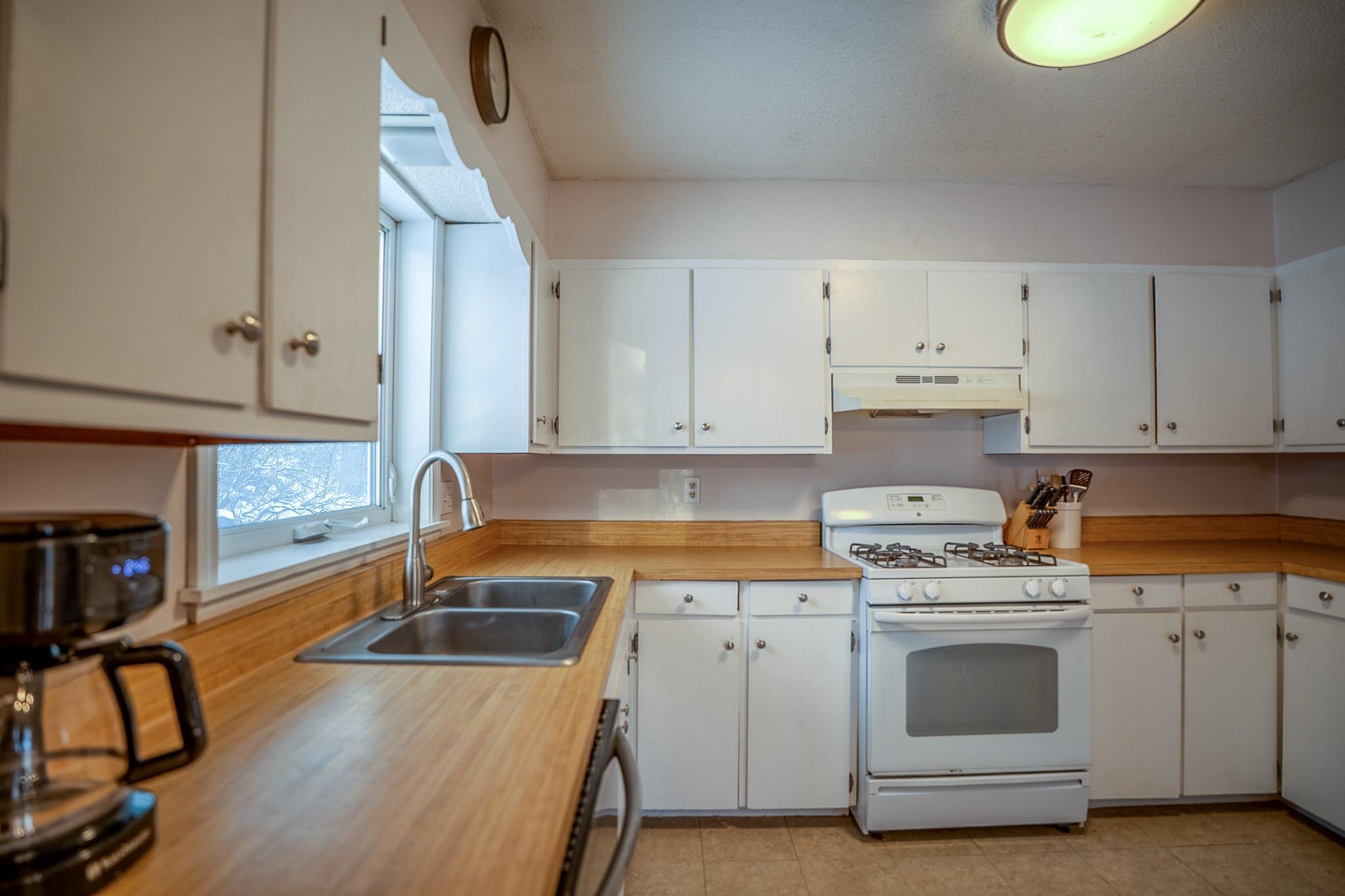 Homes for sale in Lyndon, VT | 138 Pine Ridge Cir, Lyndon, VT 05851 | MLS# 5071194