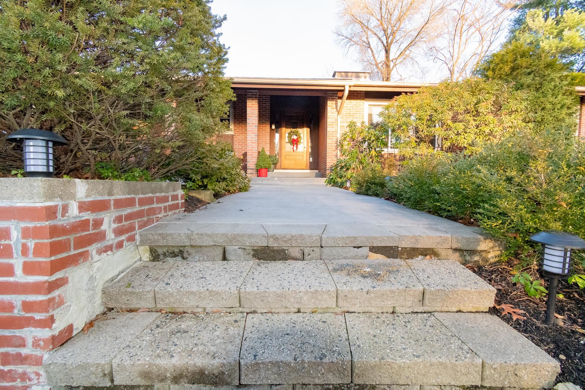 Homes for sale in Manchester, NH | 118 Madeline St, Manchester, NH 03104 | MLS# 5071212