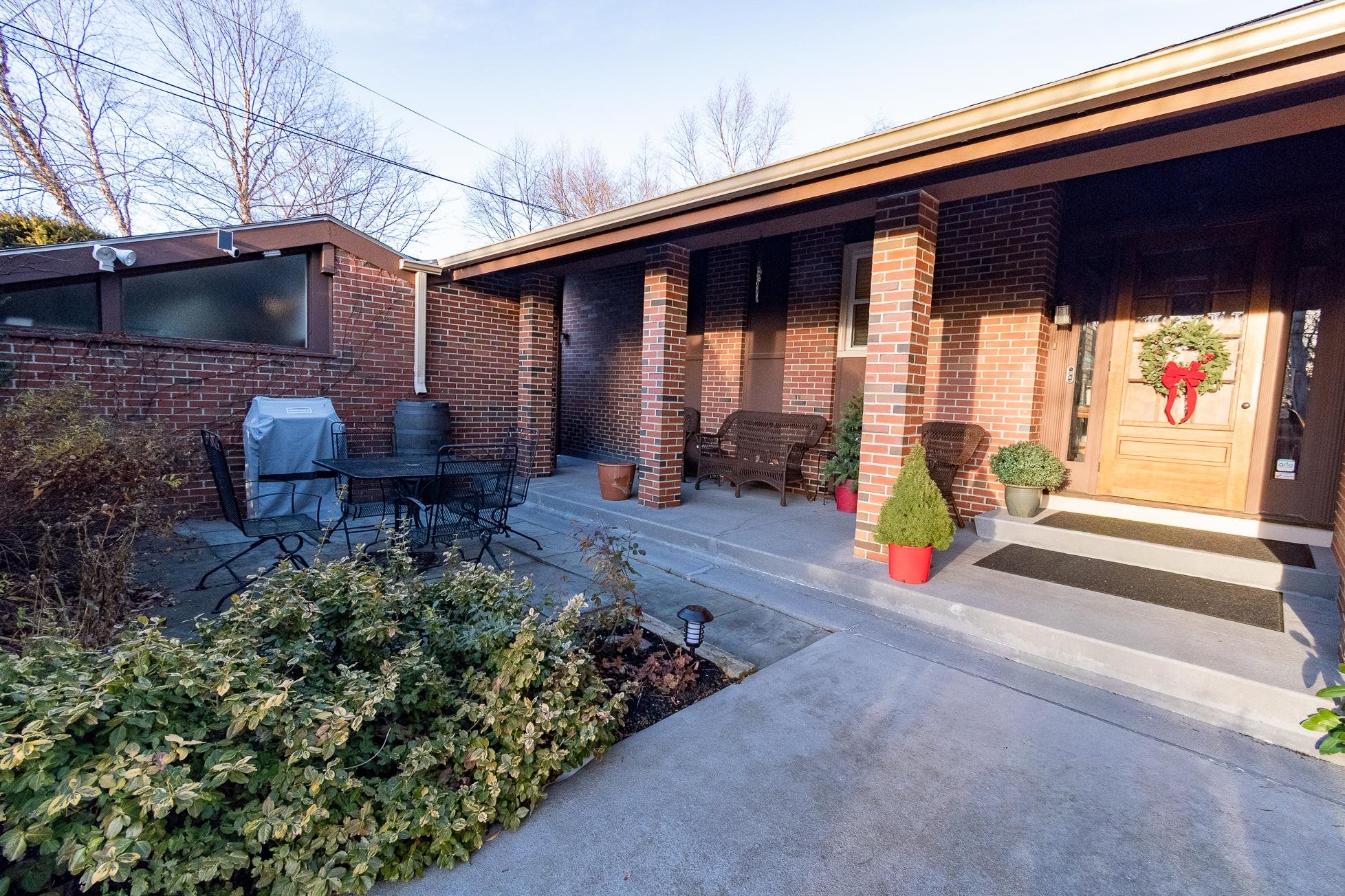 Homes for sale in Manchester, NH | 118 Madeline St, Manchester, NH 03104 | MLS# 5071212