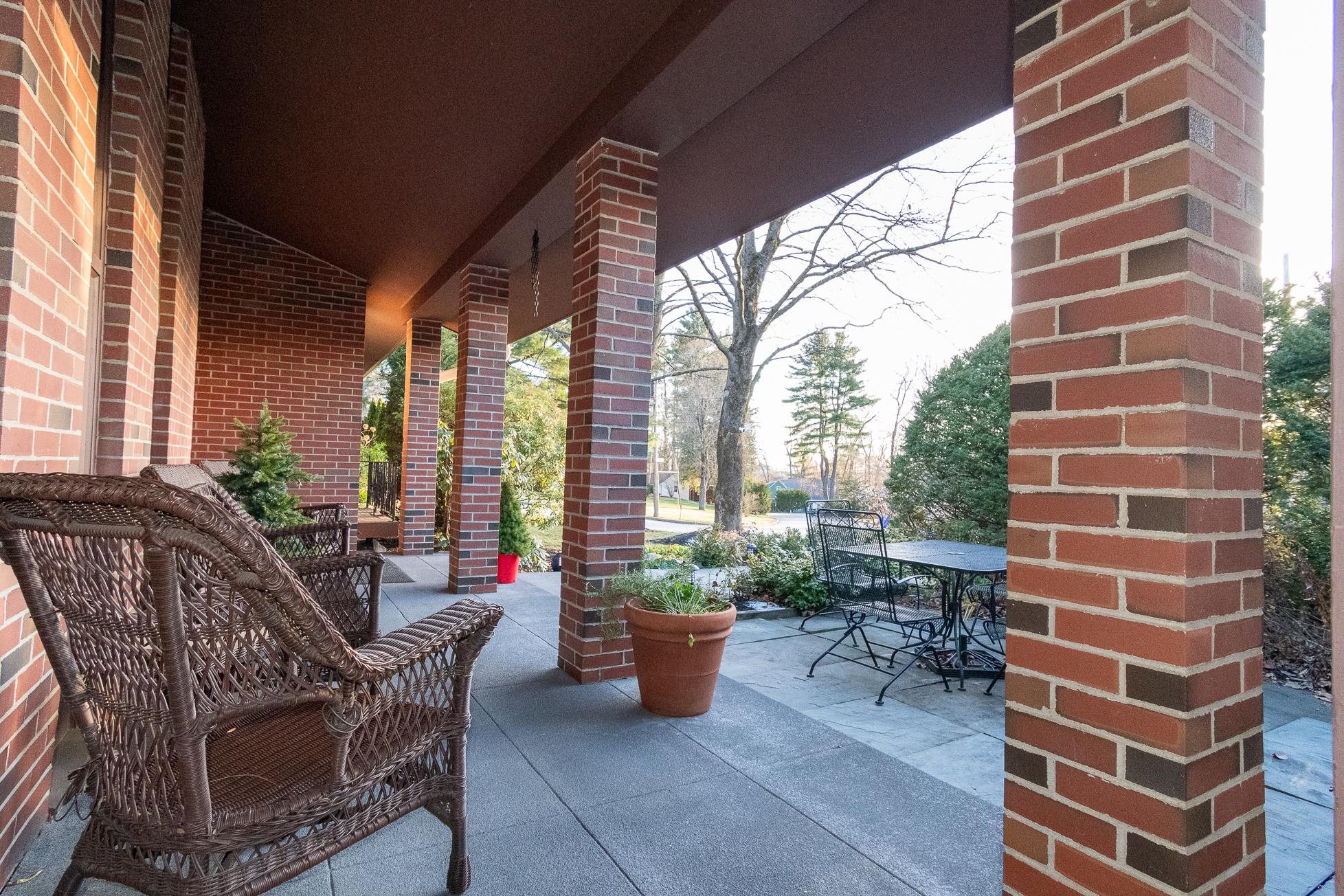 Homes for sale in Manchester, NH | 118 Madeline St, Manchester, NH 03104 | MLS# 5071212