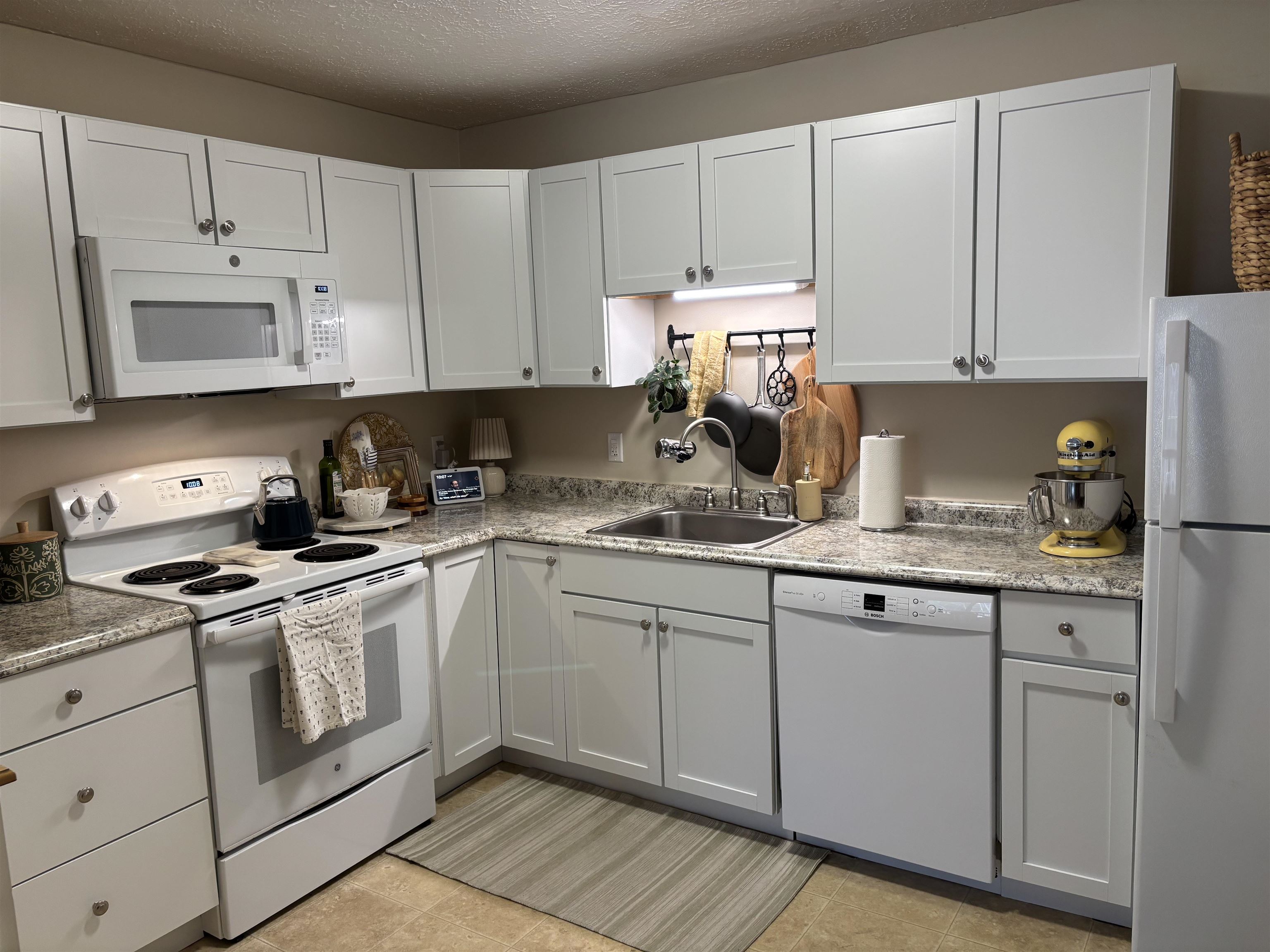 Homes for sale in Manchester, NH | 60 Old Hackett Hill Rd #2D, Manchester, NH 03102 | MLS# 5071236