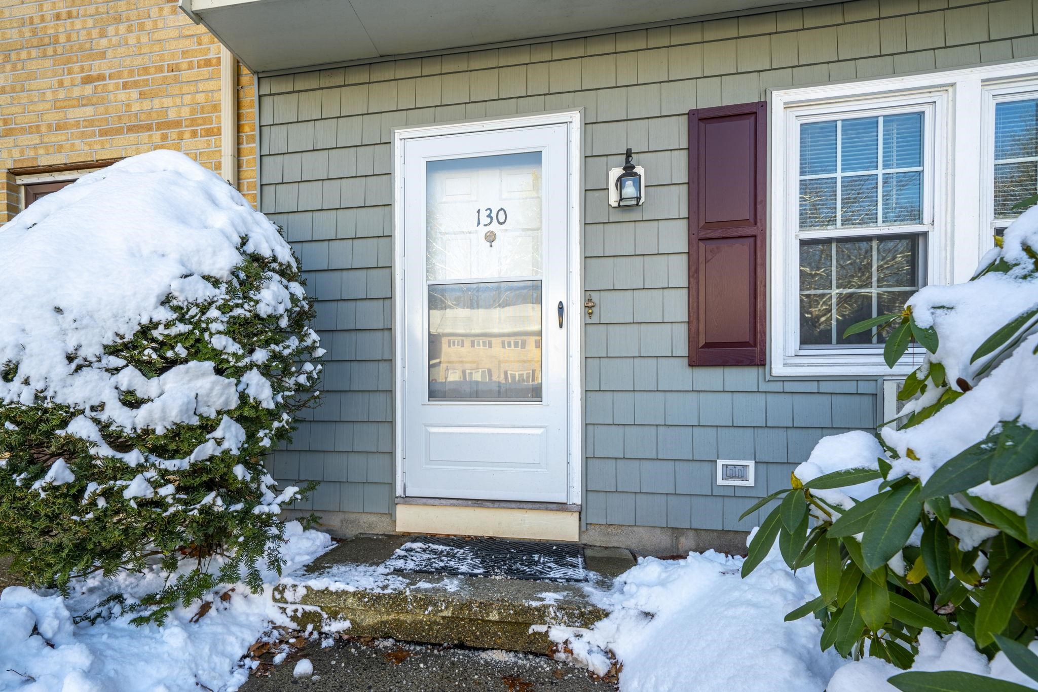 Homes for sale in Manchester, NH | 130 Golfview Dr, Manchester, NH 03102 | MLS# 5071238