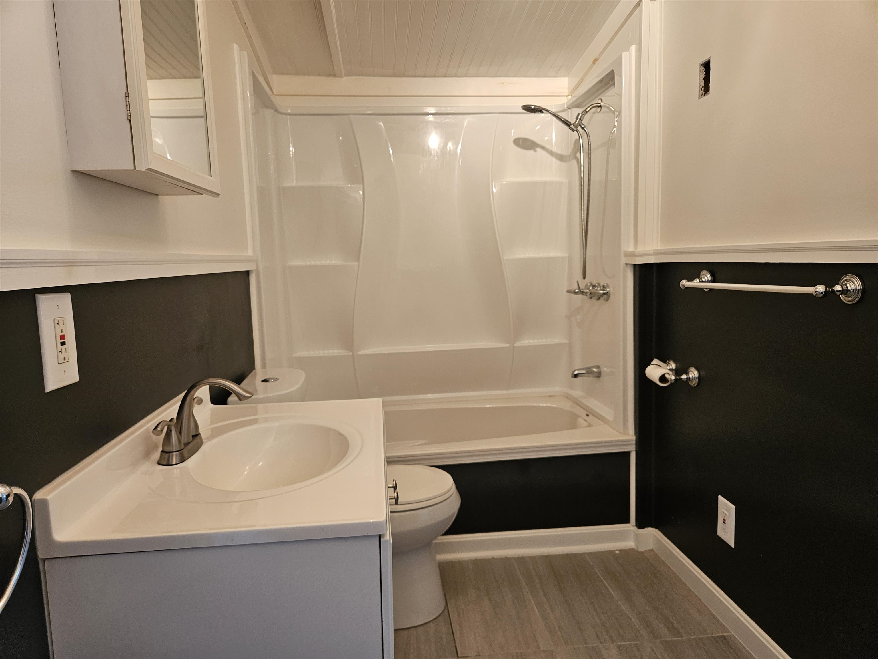 1025 Mountainview Ave, Charlestown, NH 03603