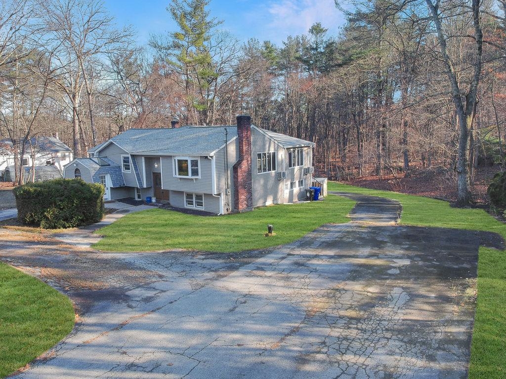 Homes for sale in Hudson, NH | 8 Cheney Dr, Hudson, NH 03051 | MLS# 5071276