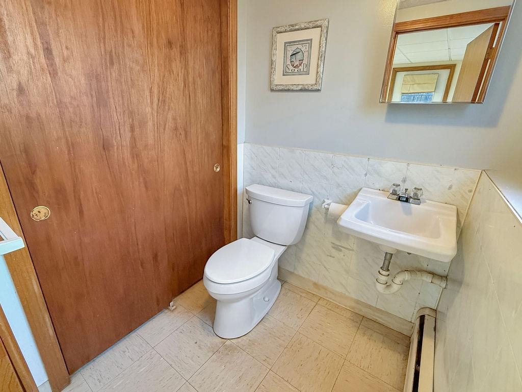 Homes for sale in Hudson, NH | 8 Cheney Dr, Hudson, NH 03051 | MLS# 5071276