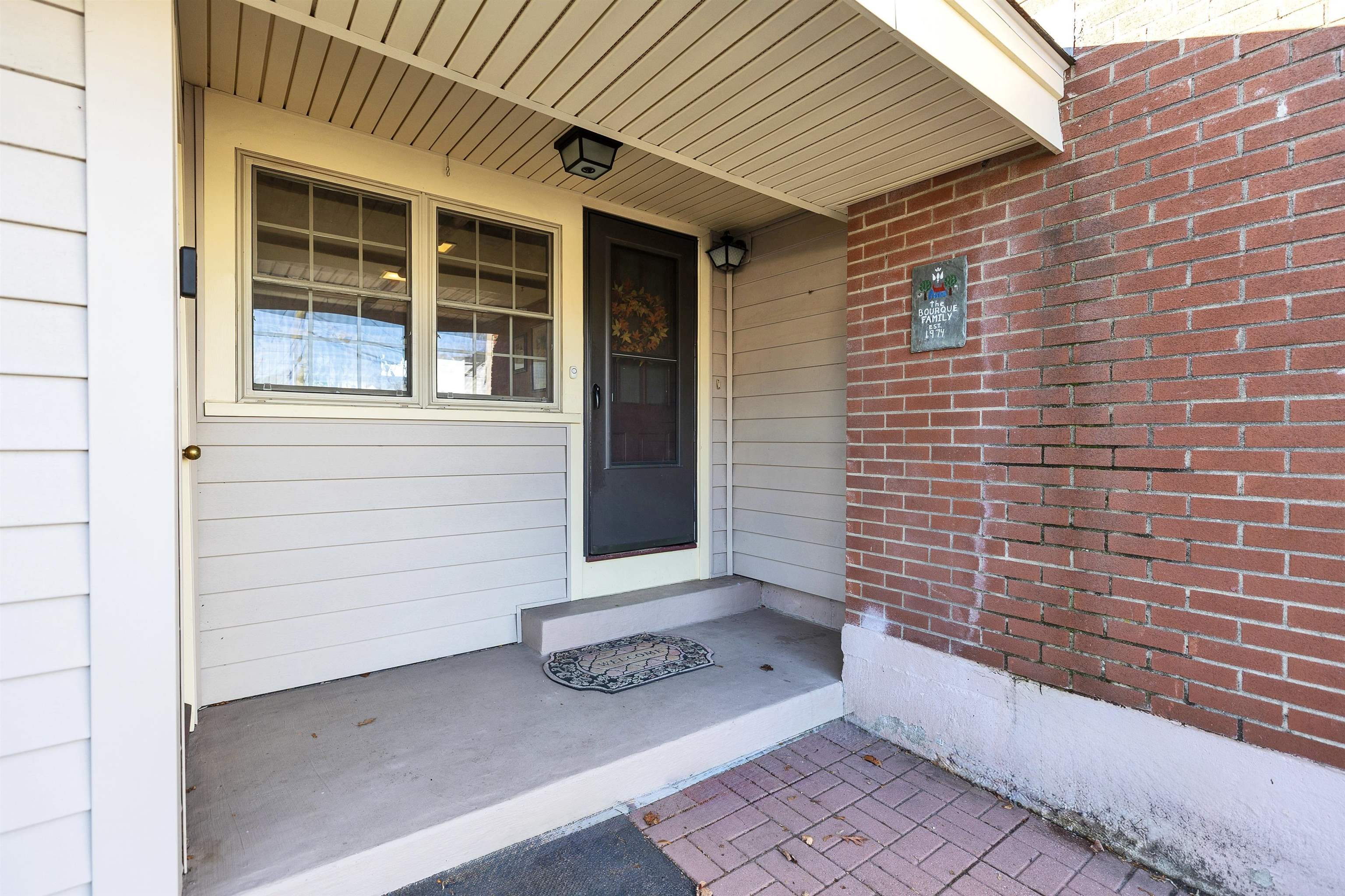 Homes for sale in Manchester, NH | 35 Little Ave, Manchester, NH 03109 | MLS# 5071284