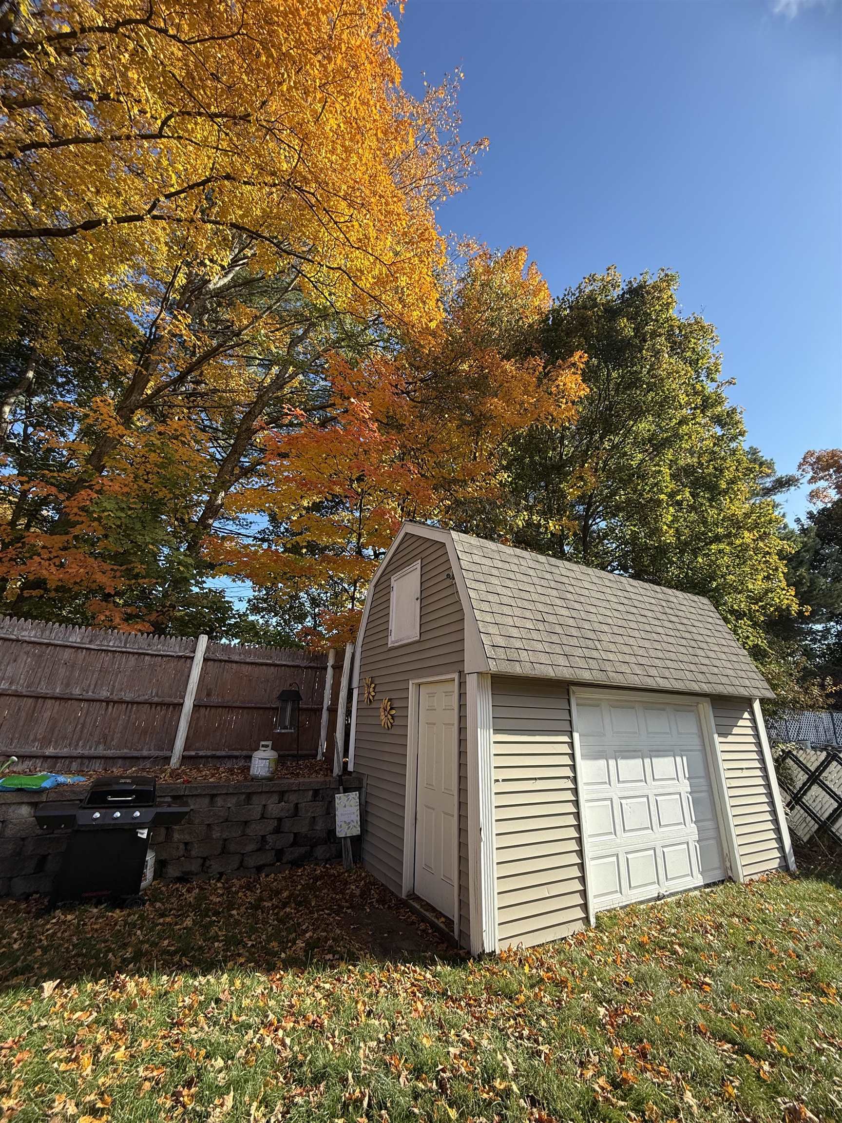 Homes for sale in Nashua, NH | 2 Broadcrest Ln, Nashua, NH 03063 | MLS# 5071307