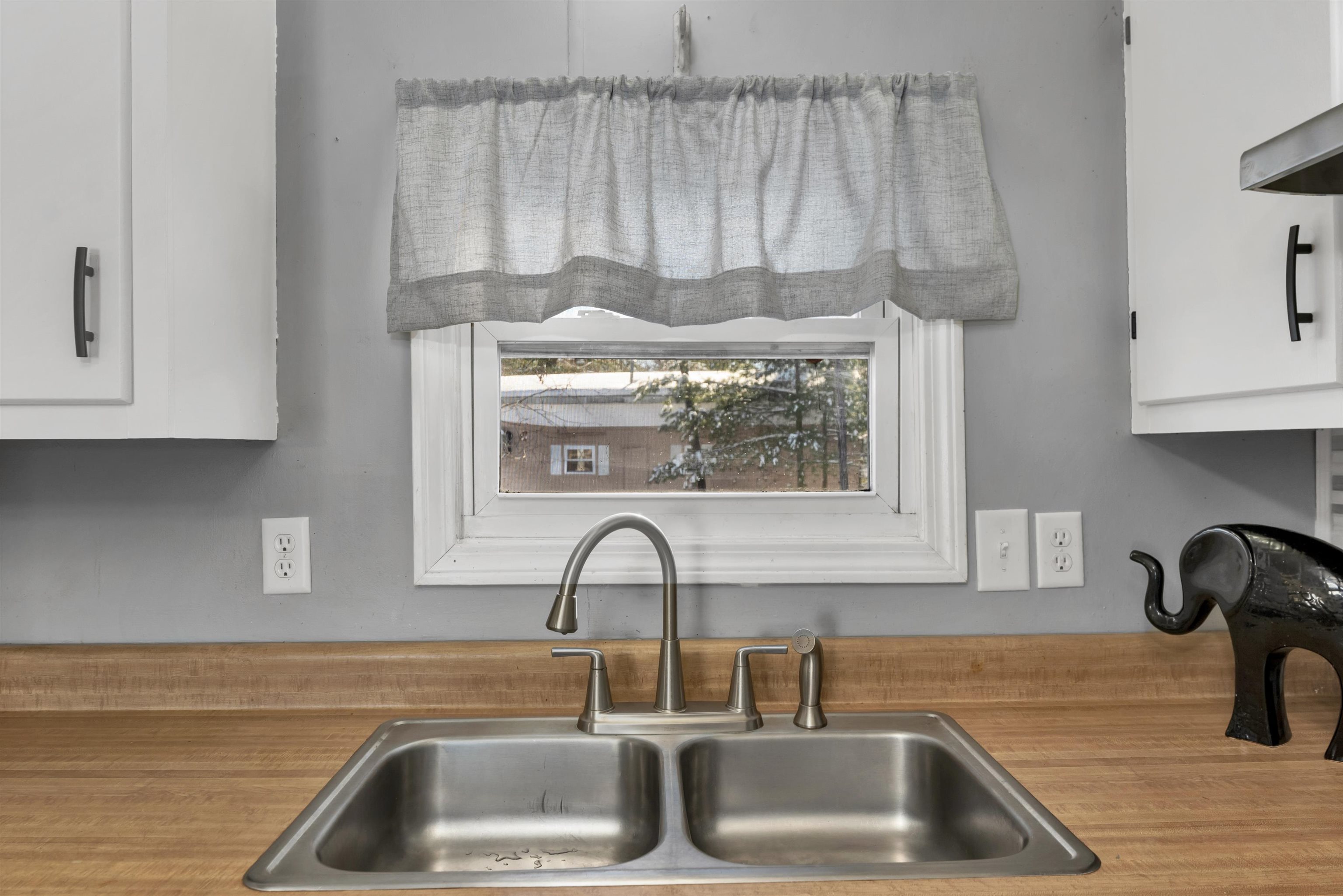 Homes for sale in Concord, NH | 7 Highridge Trl, Concord, NH 03301 | MLS# 5071314