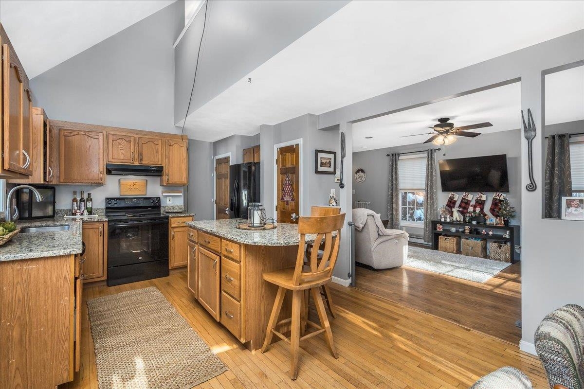 Homes for sale in Hooksett, NH | 29 Dale Rd, Hooksett, NH 03106 | MLS# 5071327