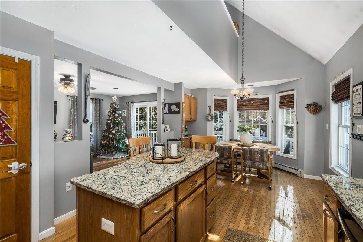 Homes for sale in Hooksett, NH | 29 Dale Rd, Hooksett, NH 03106 | MLS# 5071327