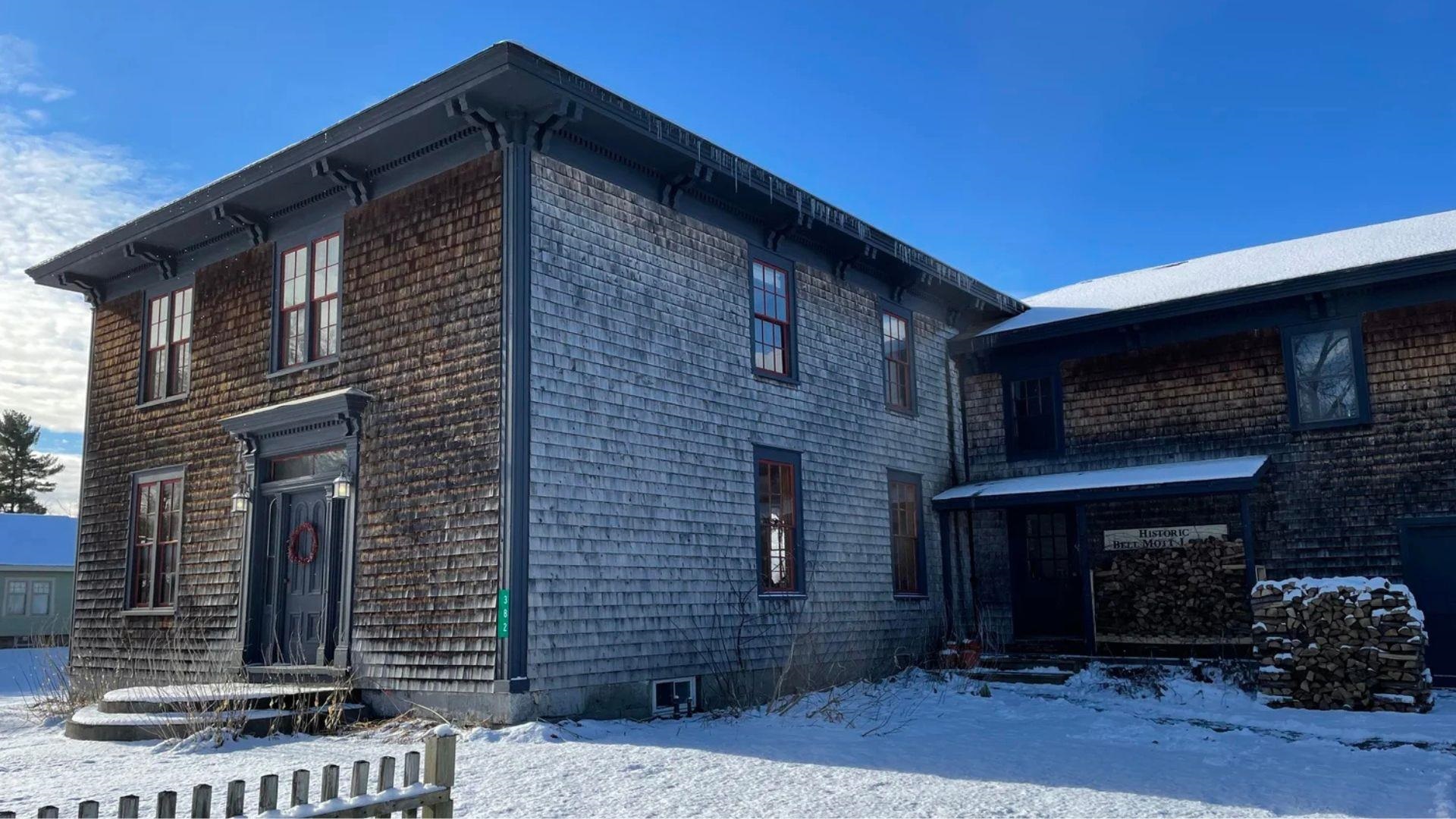 Homes for sale in Alburgh, VT | 382 South Main St, Alburgh, VT 05440 | MLS# 5071333