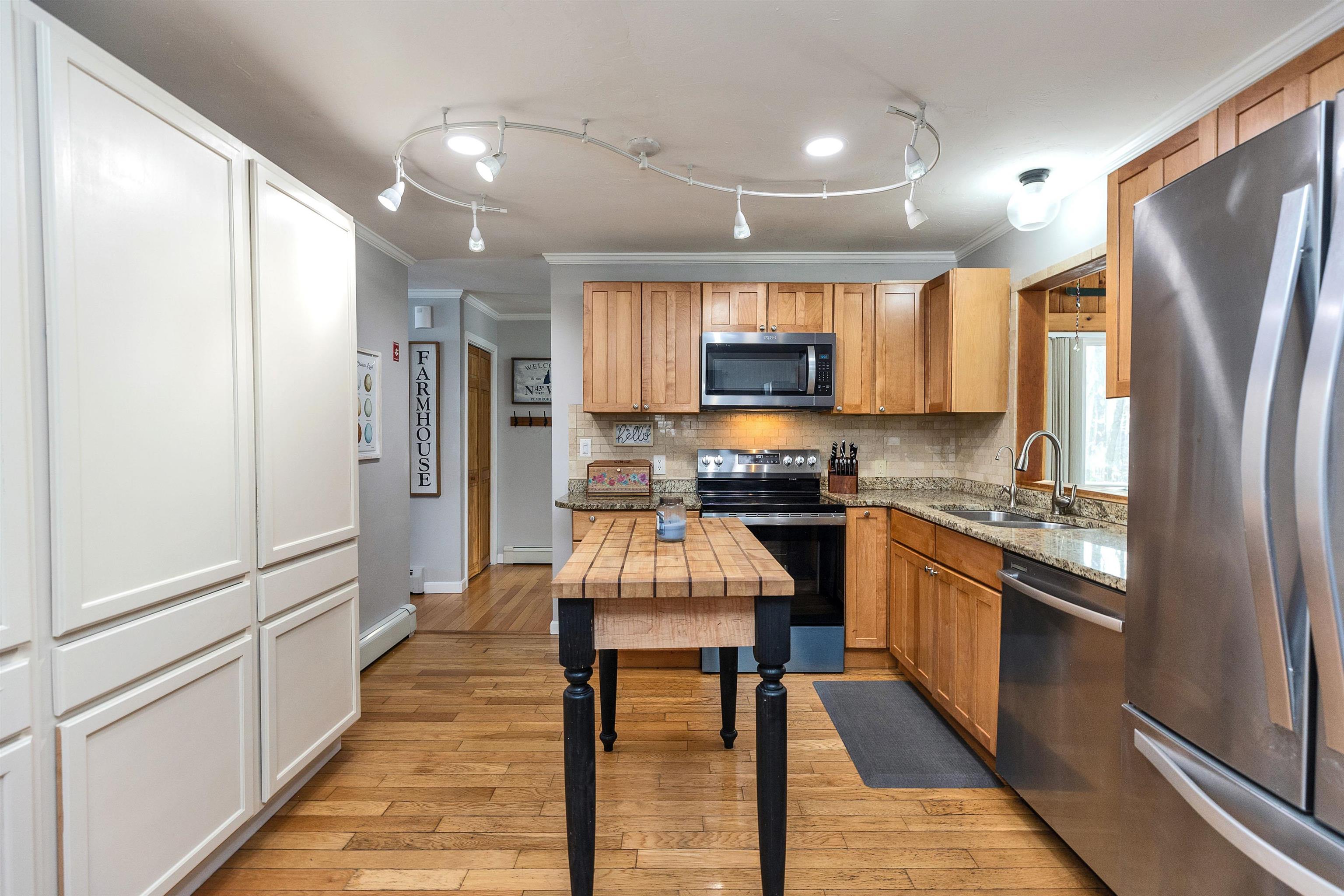 Homes for sale in Pembroke, NH | 412 Deerpath Ln, Pembroke, NH 03275 | MLS# 5071362