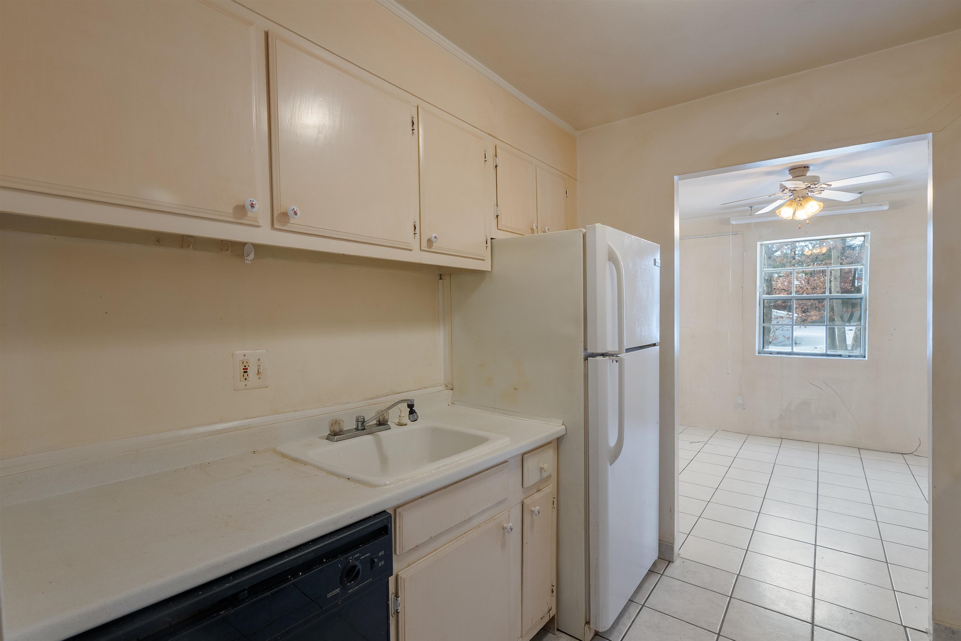 Homes for sale in Nashua, NH | 5 Louisburg Sq #11, Nashua, NH 03060 | MLS# 5071418