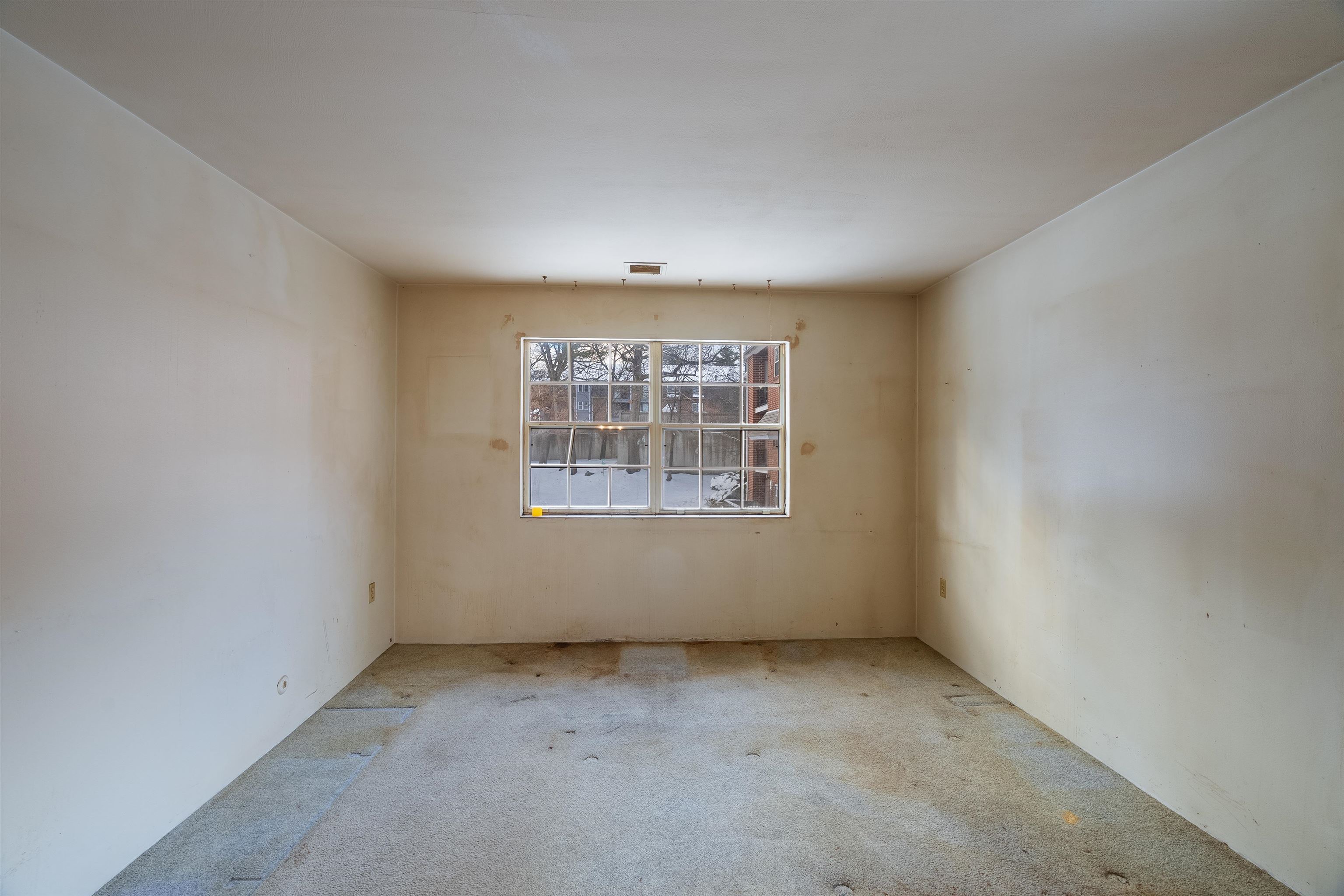 Homes for sale in Nashua, NH | 5 Louisburg Sq #11, Nashua, NH 03060 | MLS# 5071418