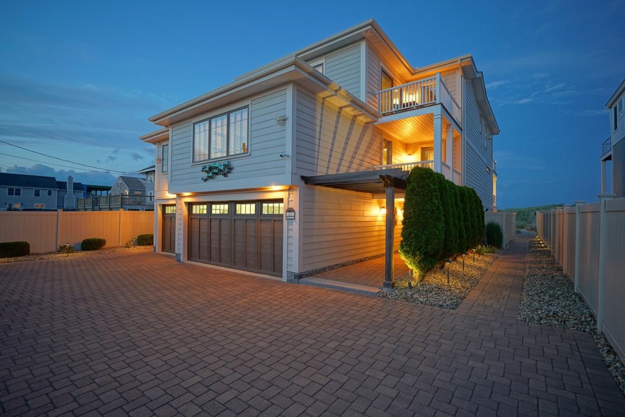 Homes for sale in Seabrook, NH | 126 Ocean Blvd, Seabrook, NH 03874 | MLS# 5071469