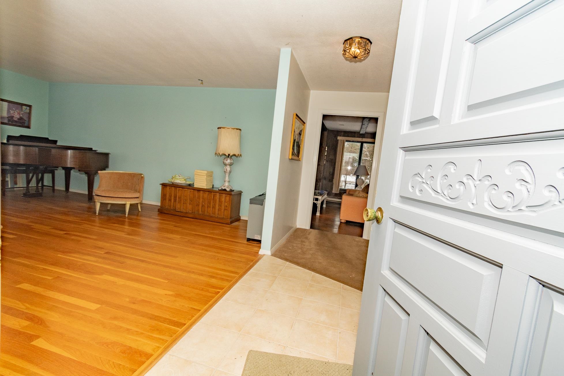 Homes for sale in Manchester, NH | 554 N Adams St, Manchester, NH 03104 | MLS# 5071484