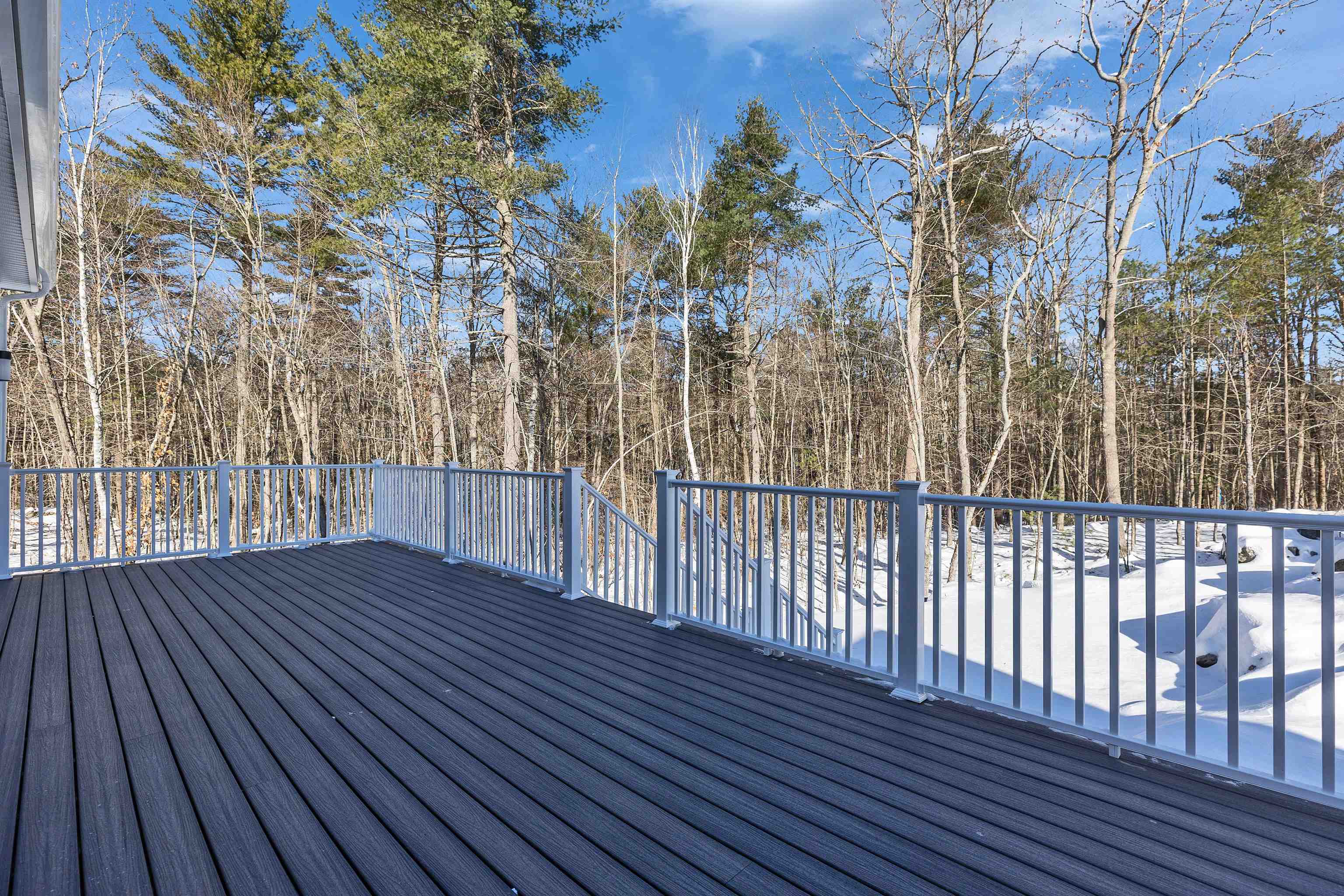 Homes for sale in Auburn, NH | 14 Overlook Cir, Auburn, NH 03032 | MLS# 5071533