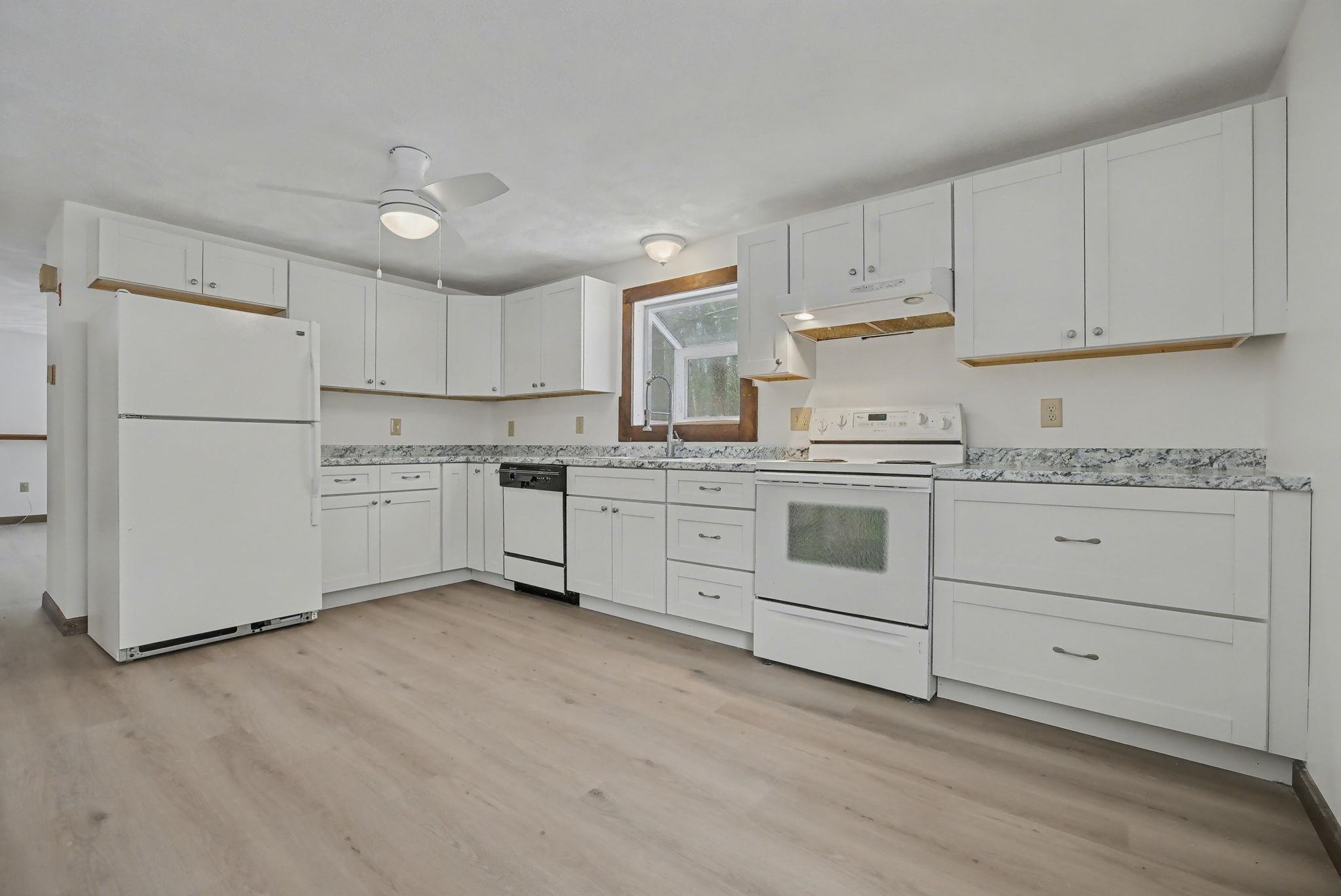 Homes for sale in Hampstead, NH | 21 Country Rd, Hampstead, NH 03826 | MLS# 5071564