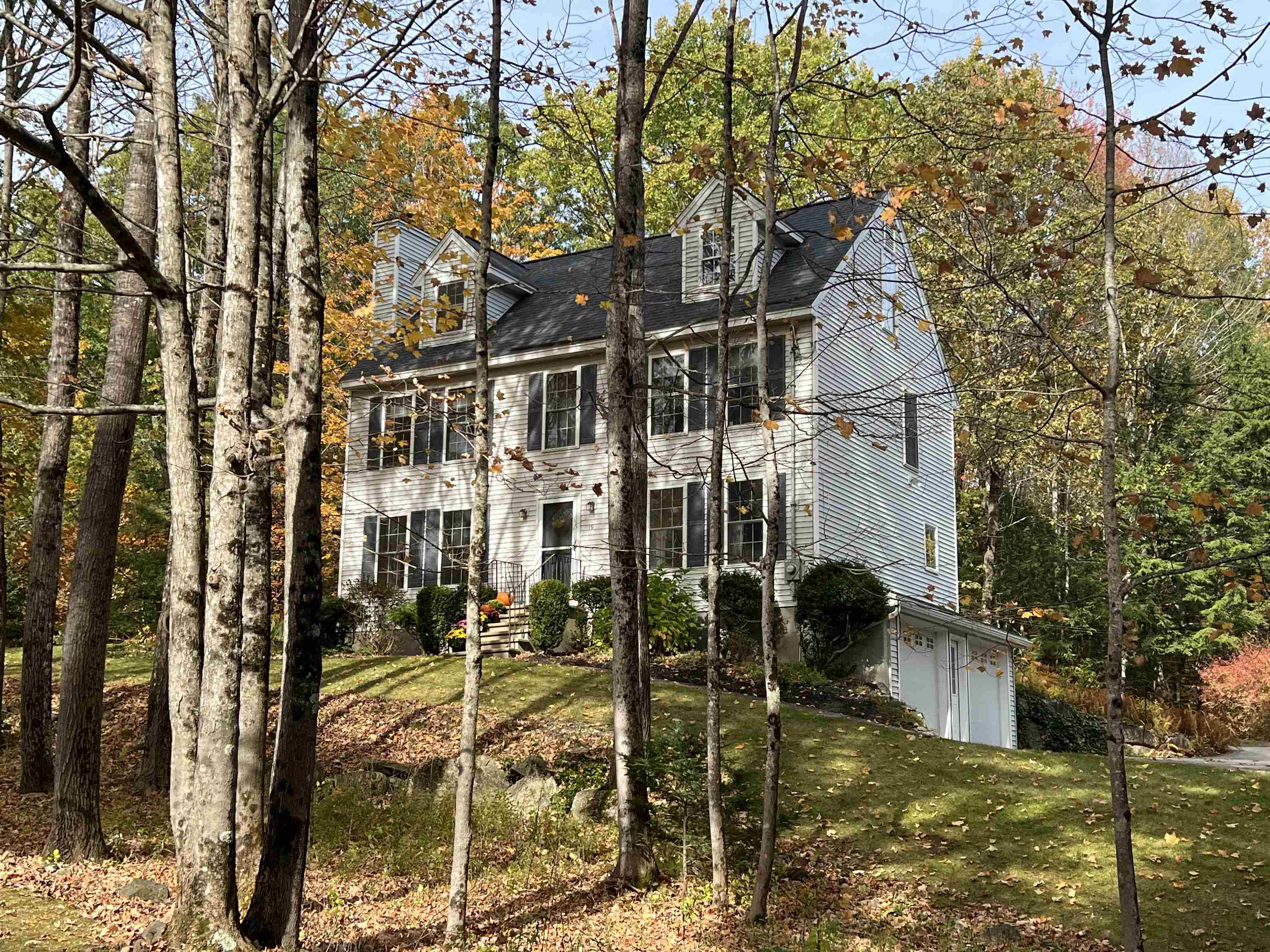 MLS 5071604: 19 Diamond Drive, Danville NH