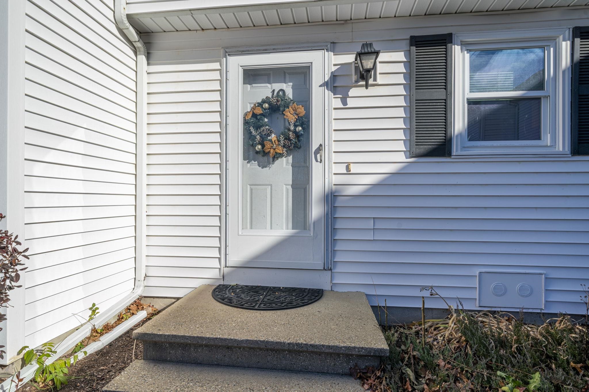 Homes for sale in Manchester, NH | 50 Edward J Roy Dr #10, Manchester, NH 03104 | MLS# 5071608