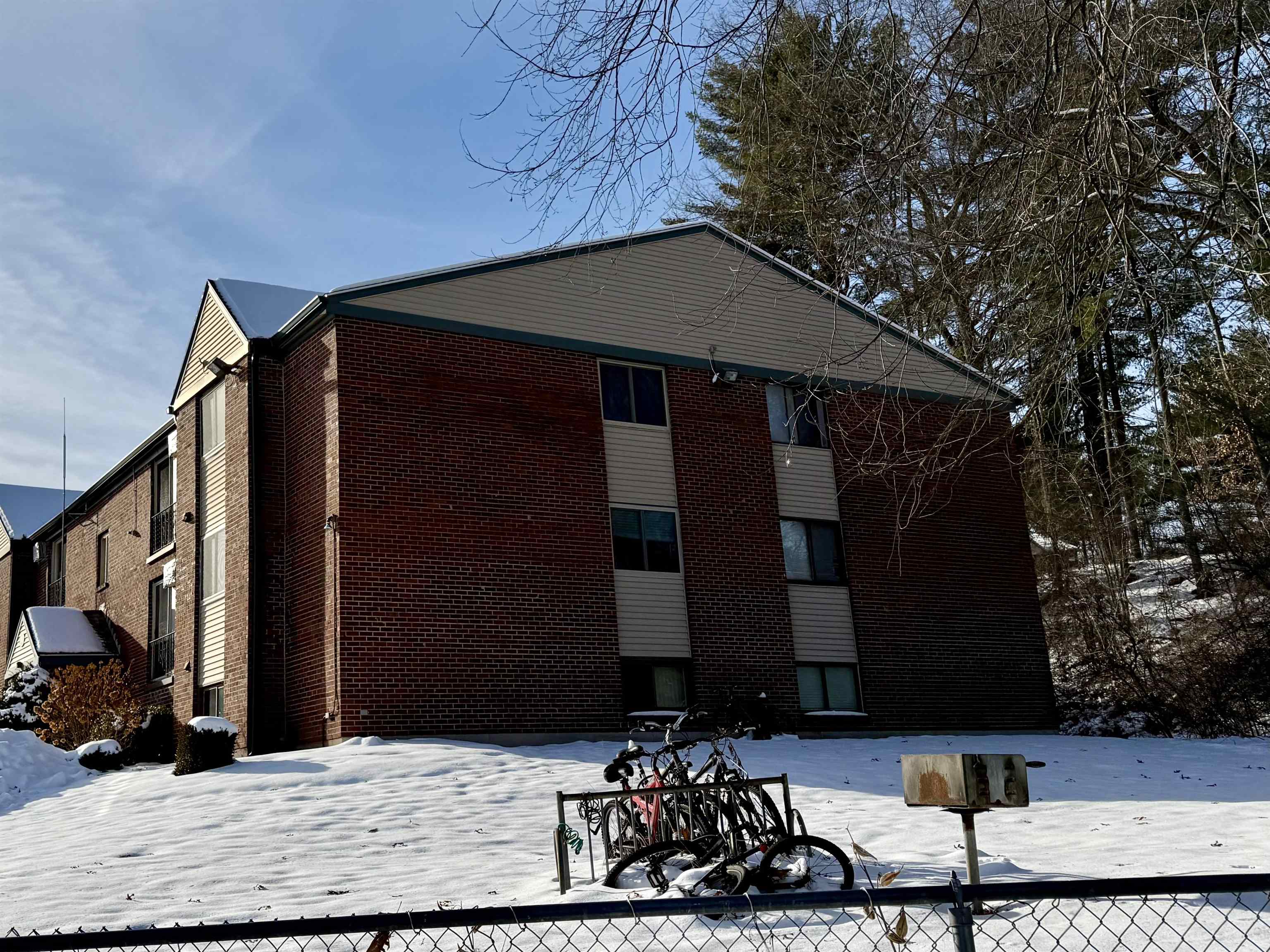 Homes for sale in Manchester, NH | 112 English Village Rd #104, Manchester, NH 03102 | MLS# 5071633