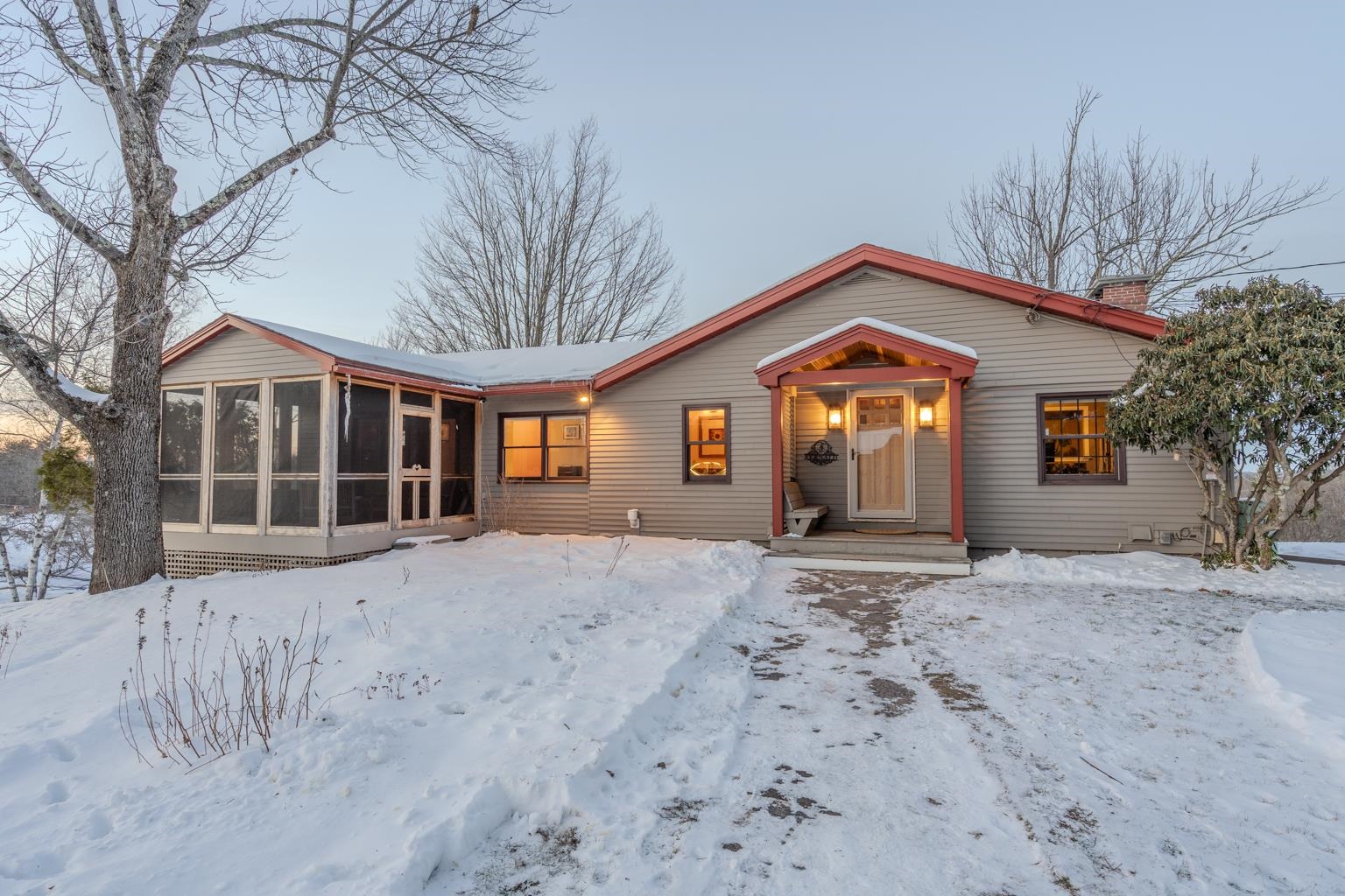 Homes for sale in Nottingham, NH | 184 Deerfield Rd, Nottingham, NH 03290 | MLS# 5071649