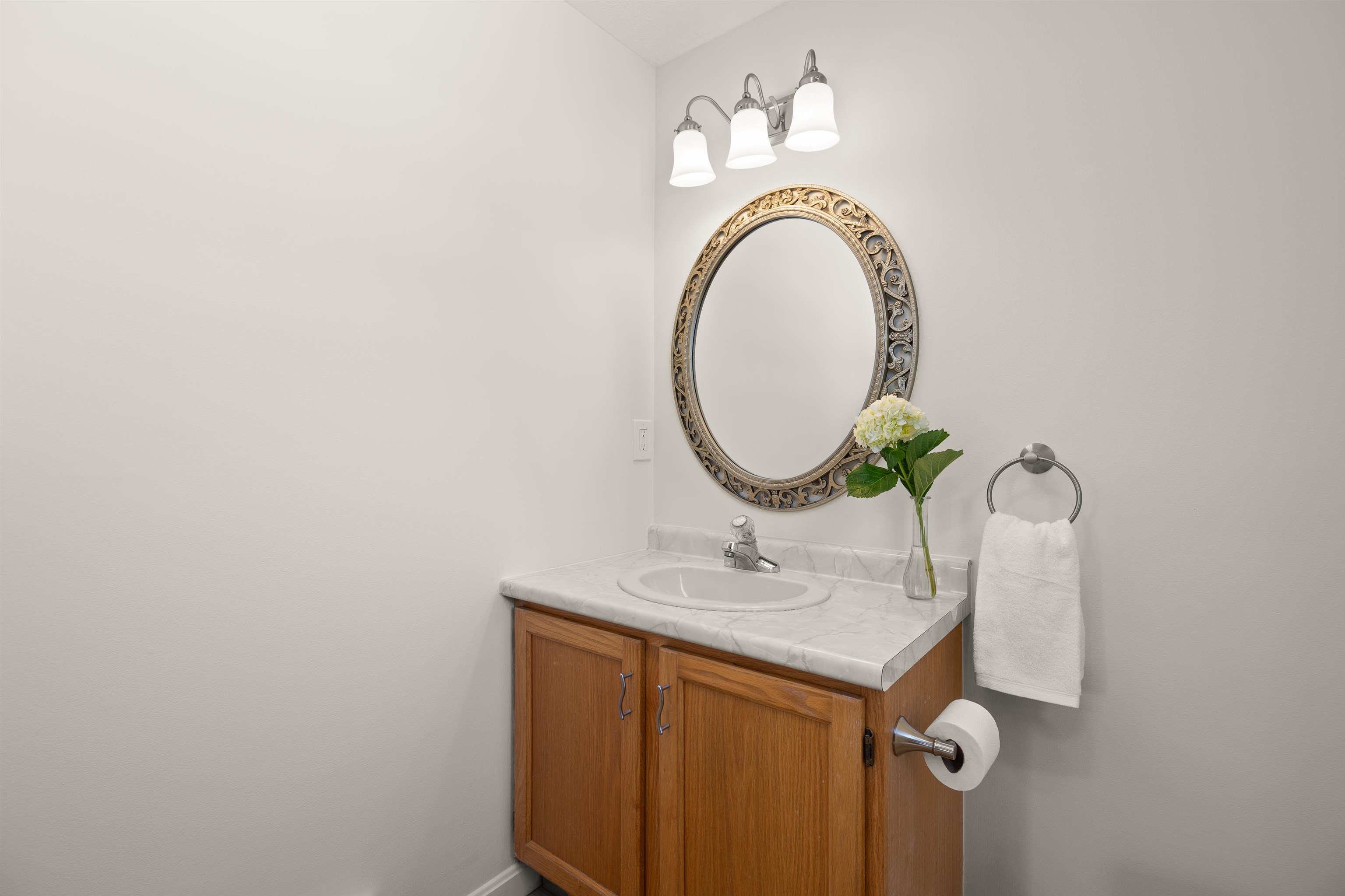 Homes for sale in Manchester, NH | 720 Brent St, Manchester, NH 01301 | MLS# 5071651