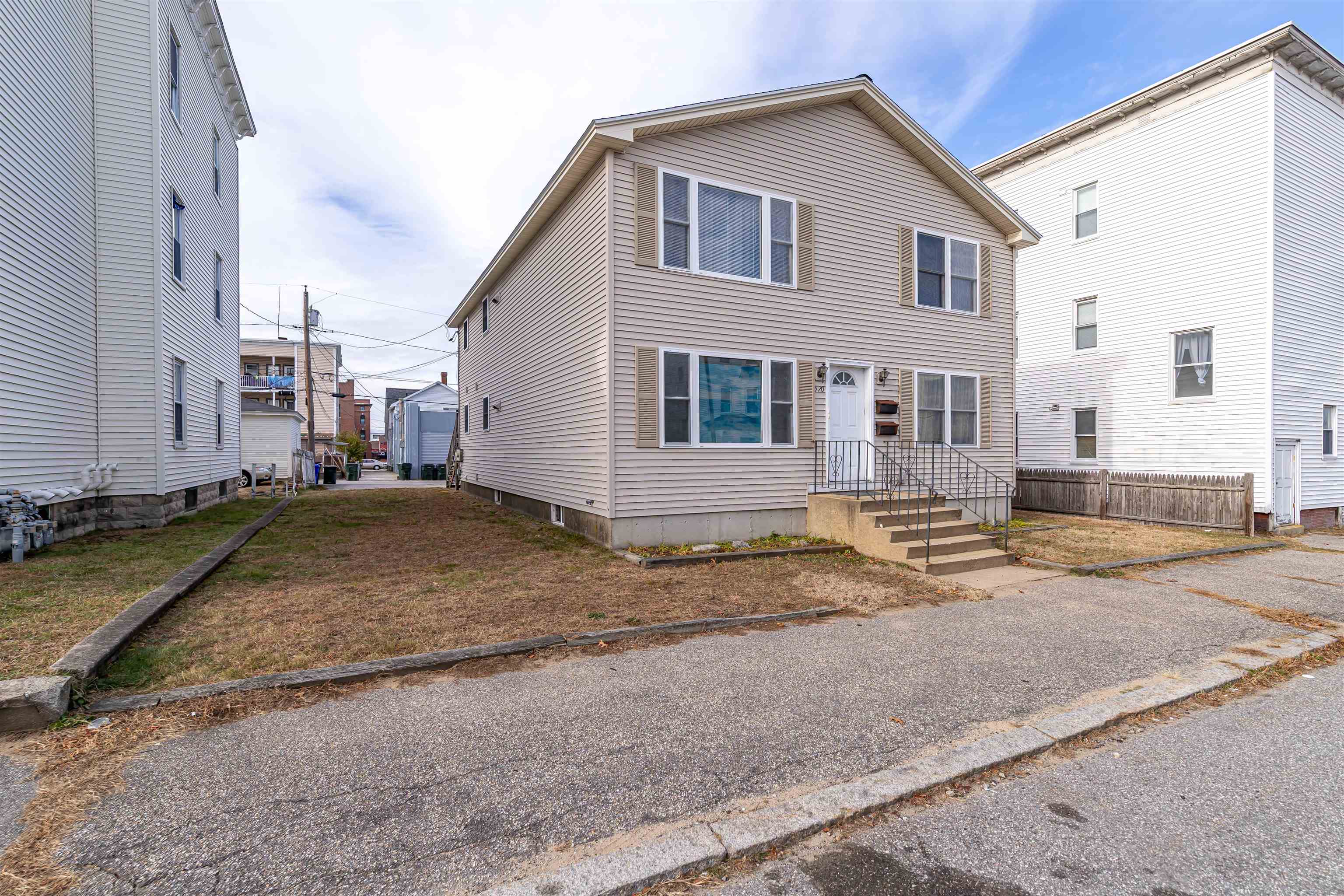 Homes for sale in Manchester, NH | 570 Montgomery St, Manchester, NH 03102 | MLS# 5071676