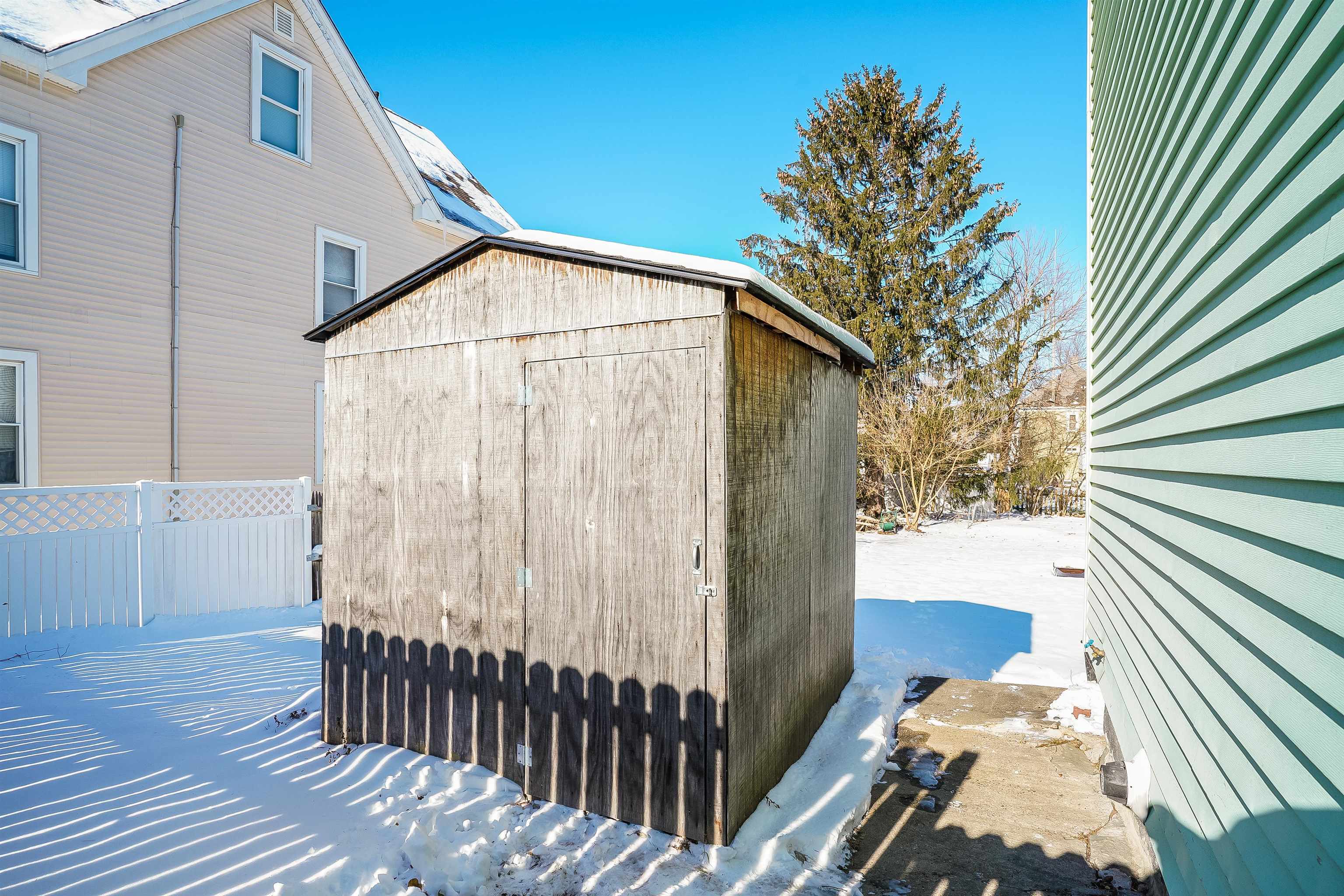 Homes for sale in Manchester, NH | 832 Clay St, Manchester, NH 03103 | MLS# 5071682